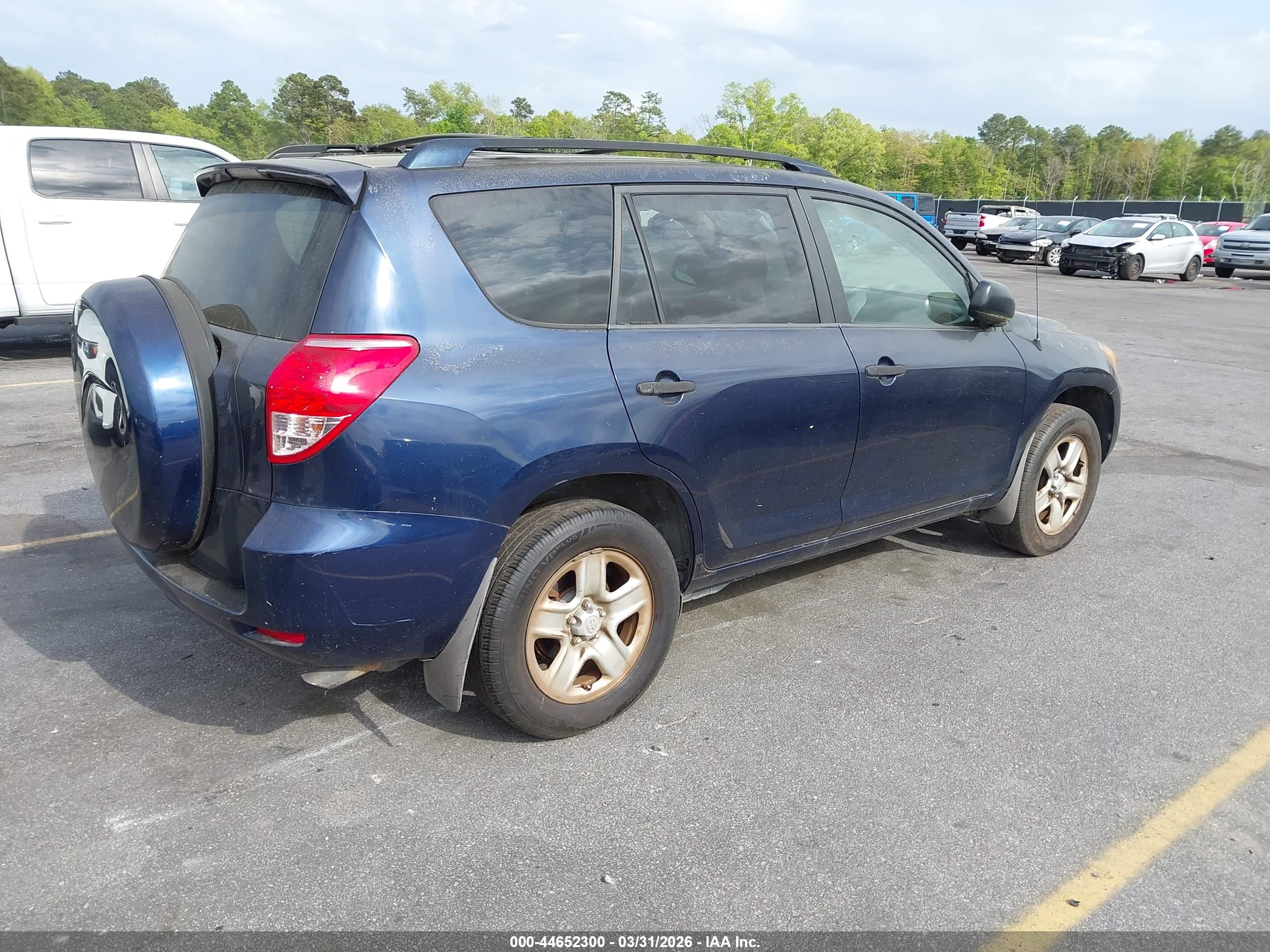 TOYOTA RAV4 image 4