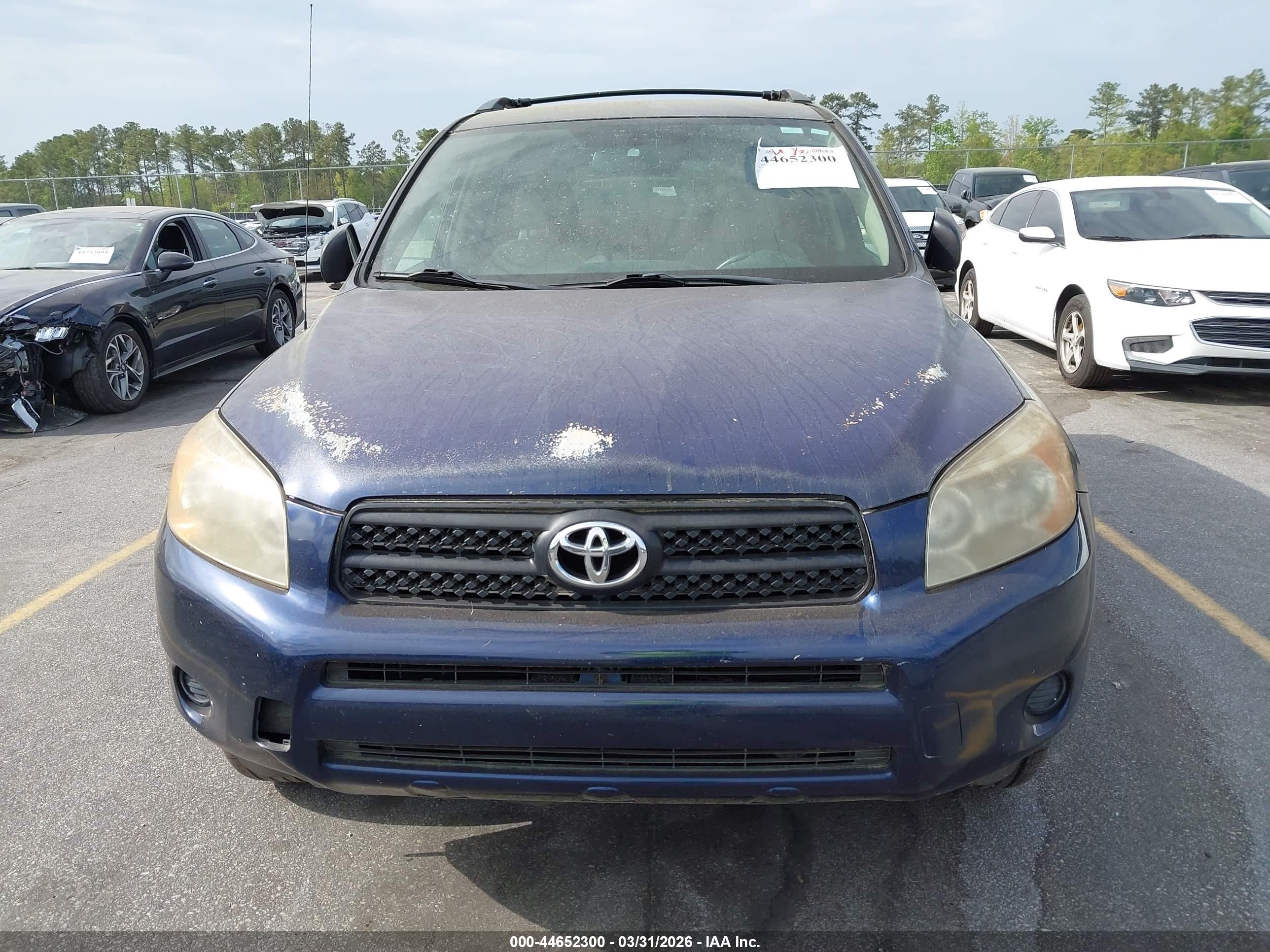 TOYOTA RAV4 image 6