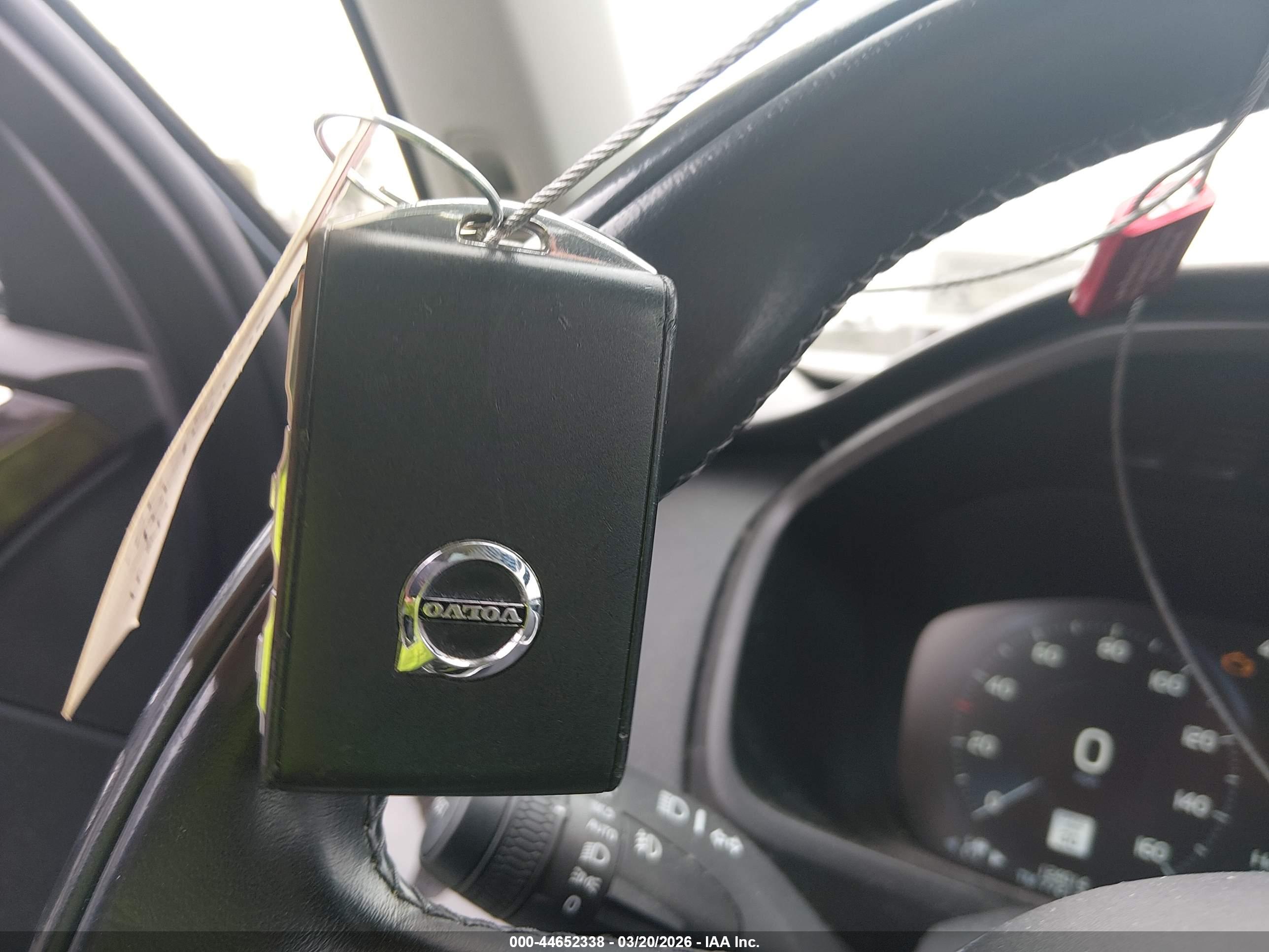 VOLVO XC90 image 11