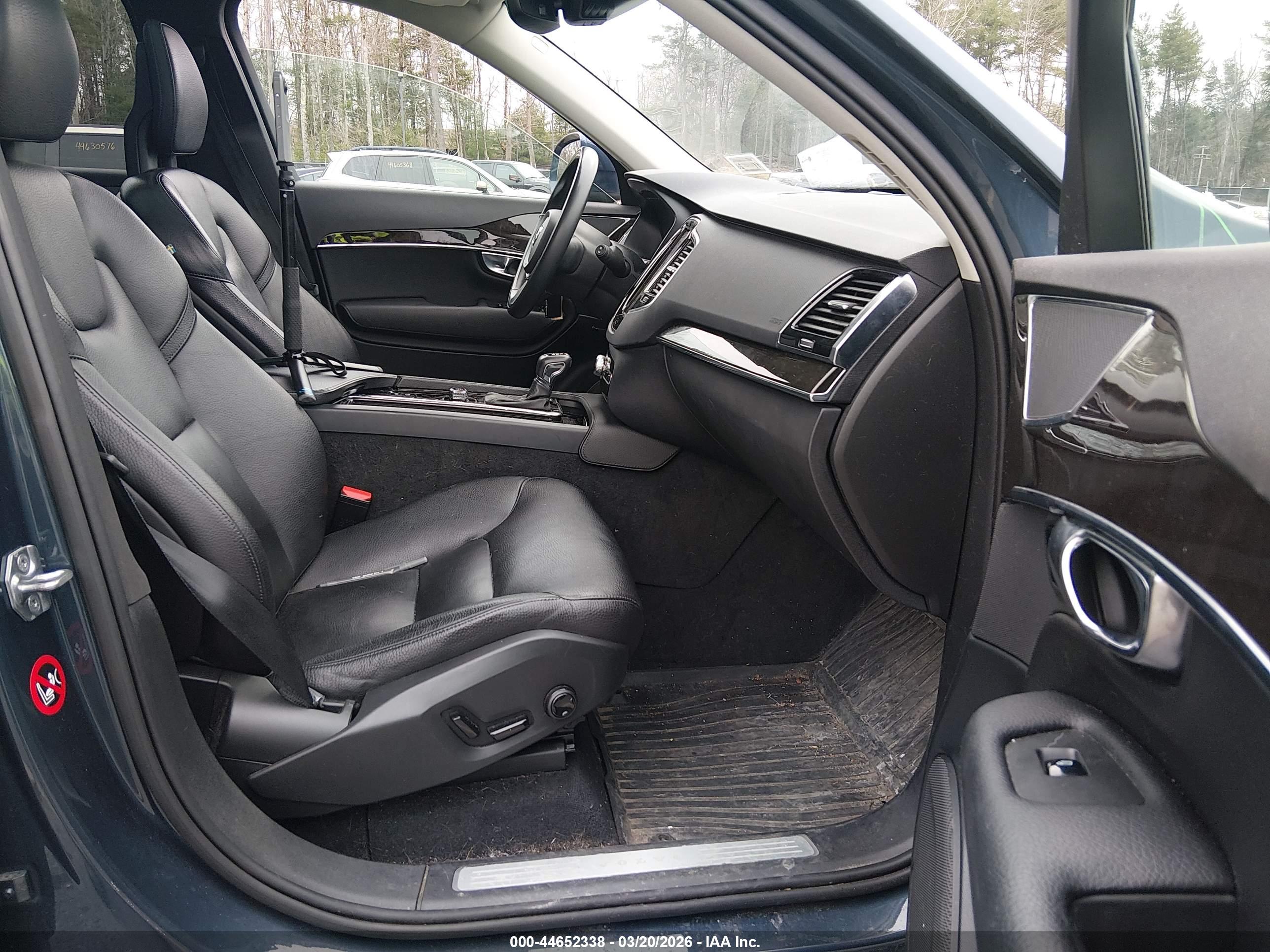 VOLVO XC90 image 5