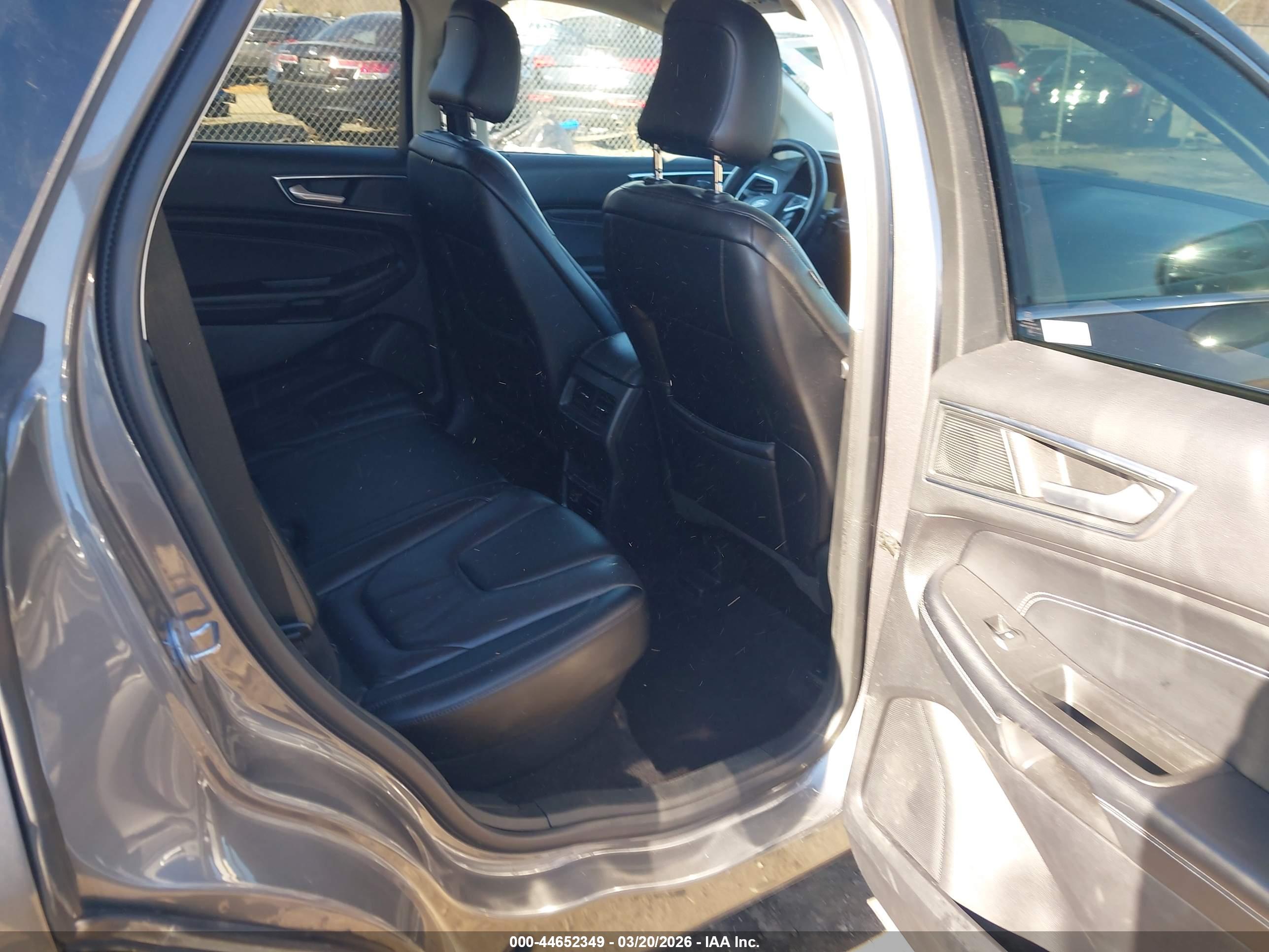 FORD EDGE image 8
