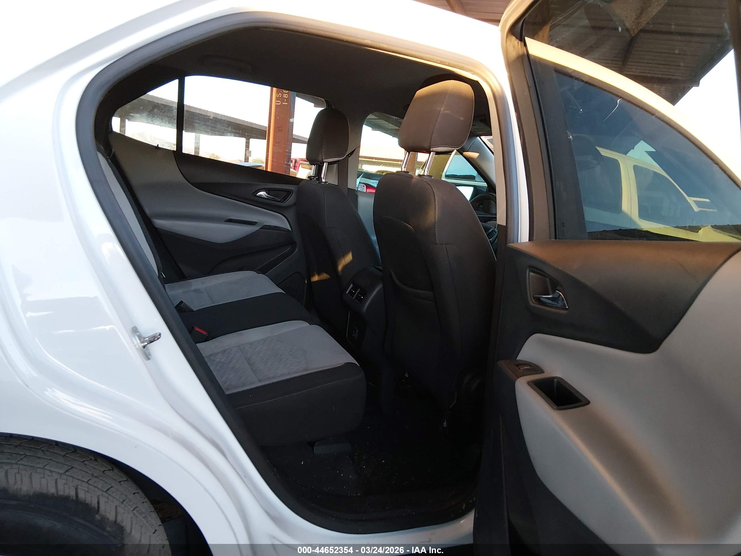 CHEVROLET EQUINOX image 8