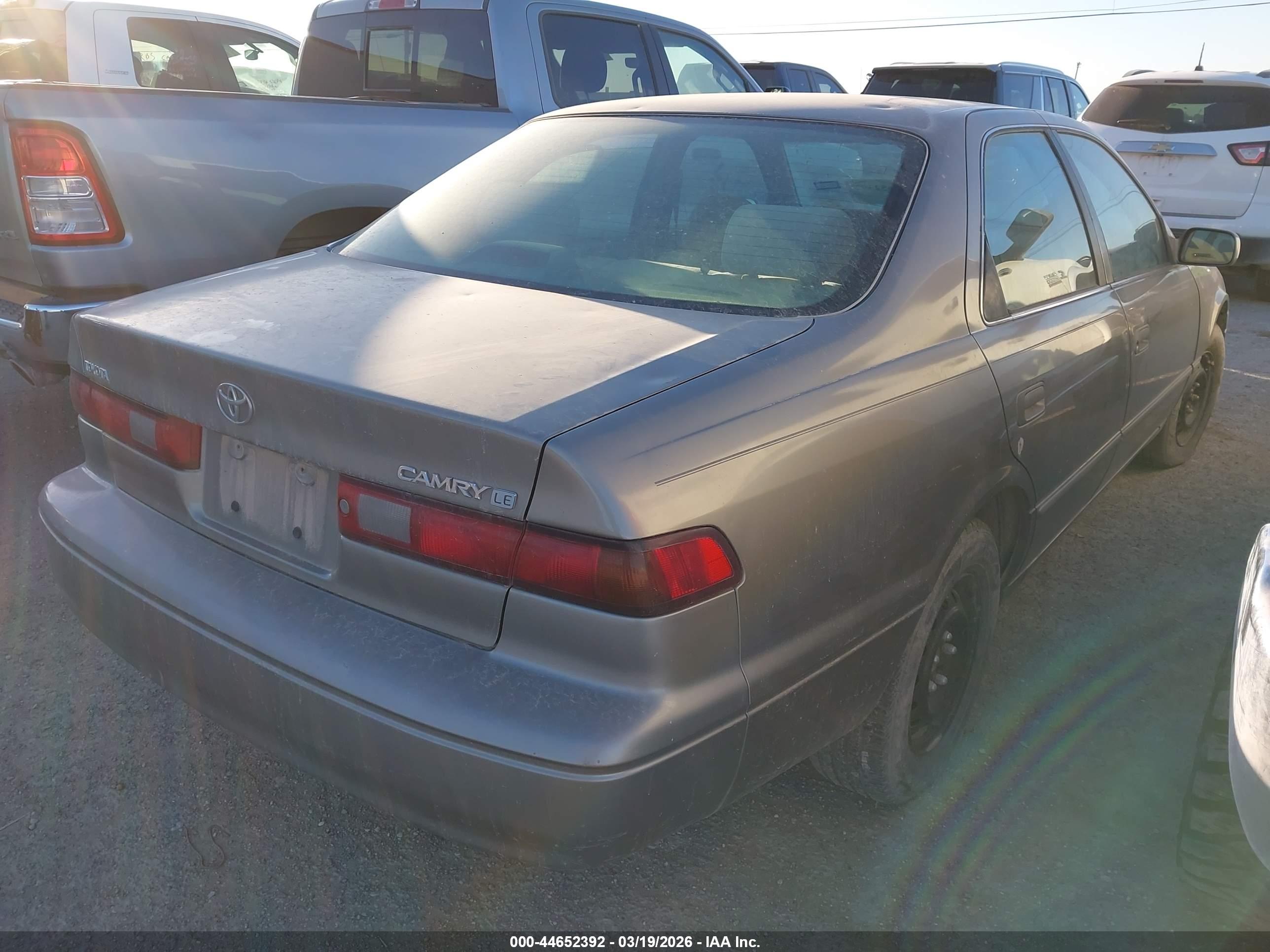 TOYOTA CAMRY image 4