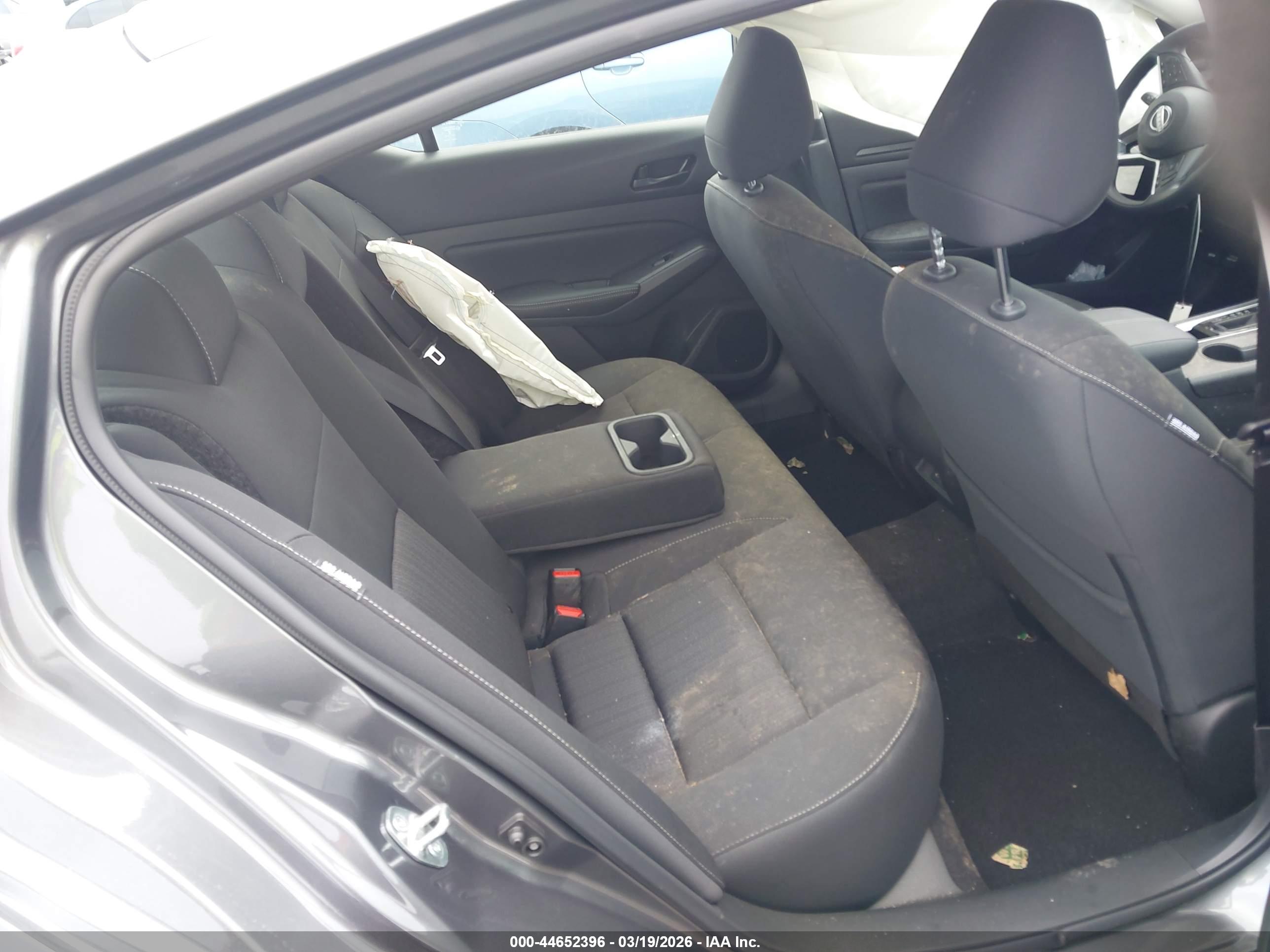NISSAN ALTIMA image 8