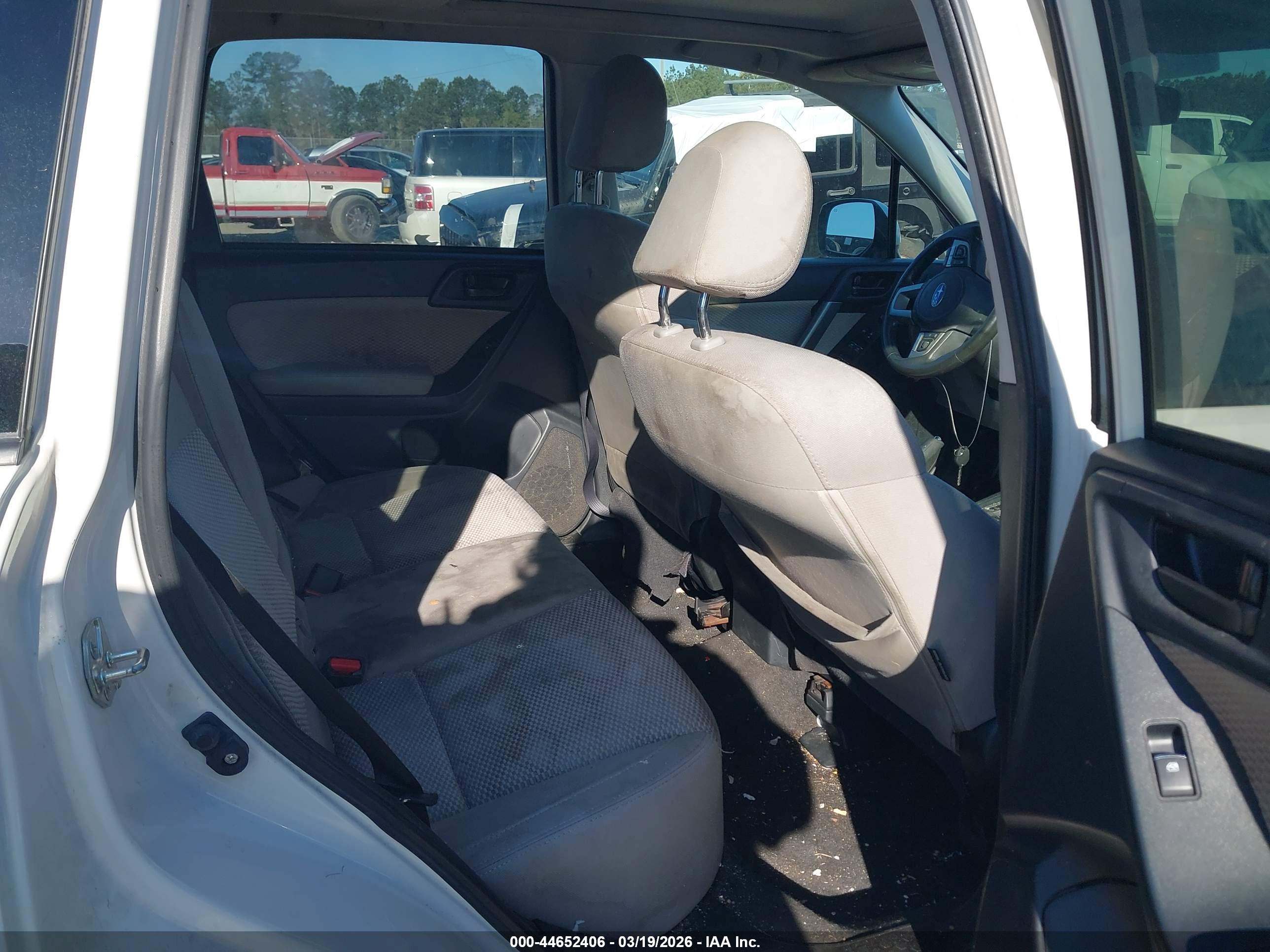 SUBARU FORESTER image 8