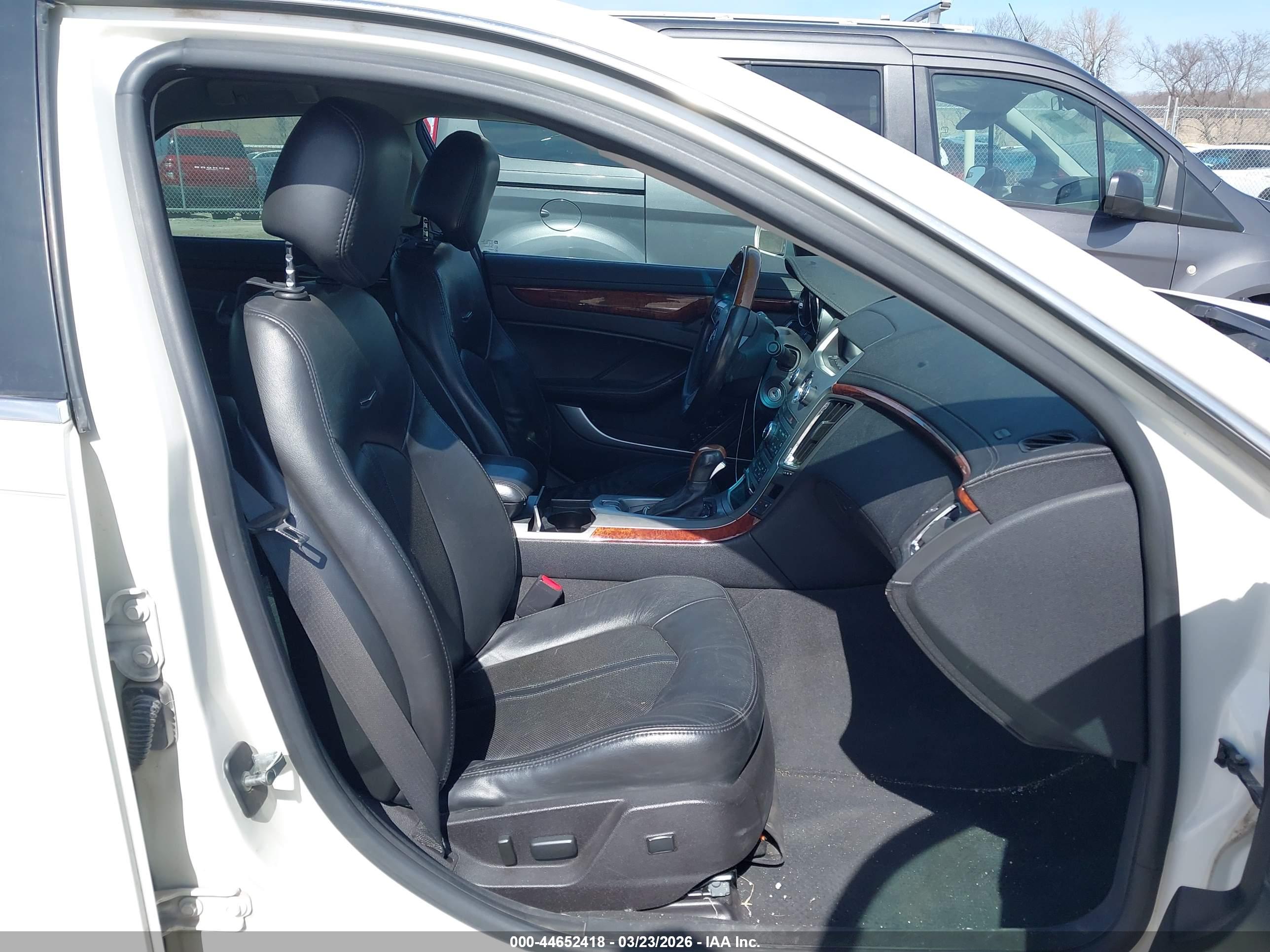 CADILLAC CTS image 5
