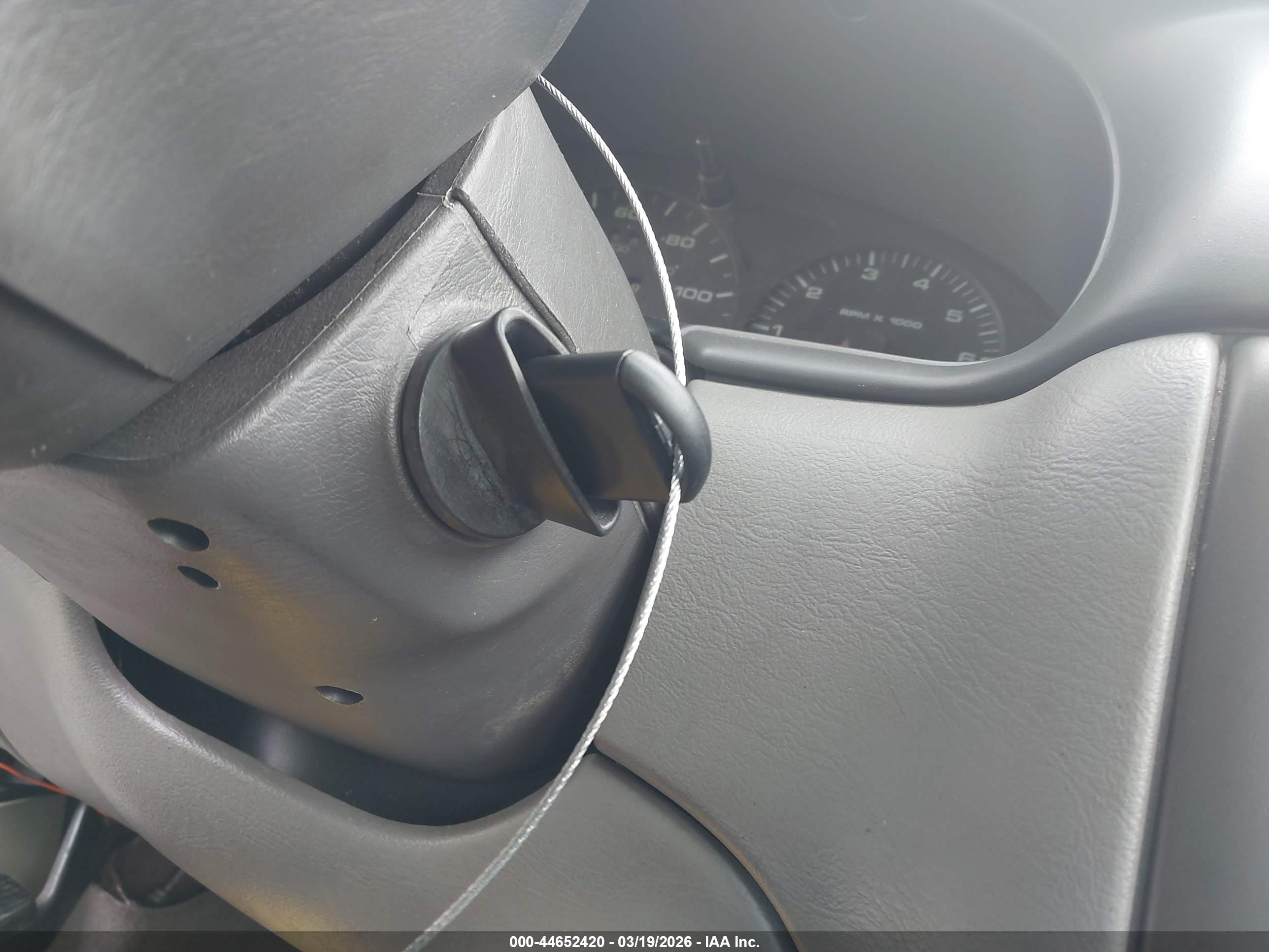 FORD TAURUS image 11
