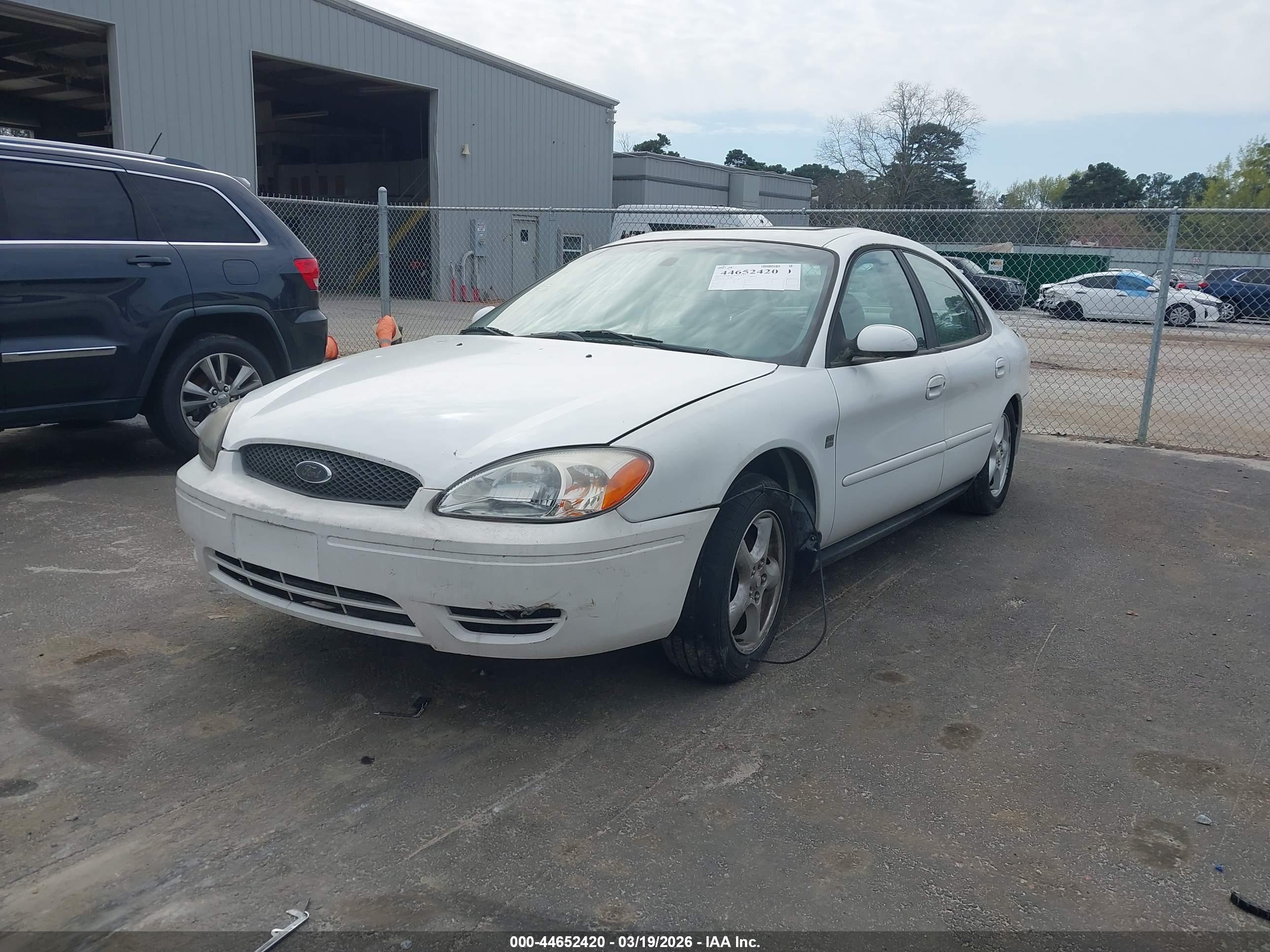FORD TAURUS image 2