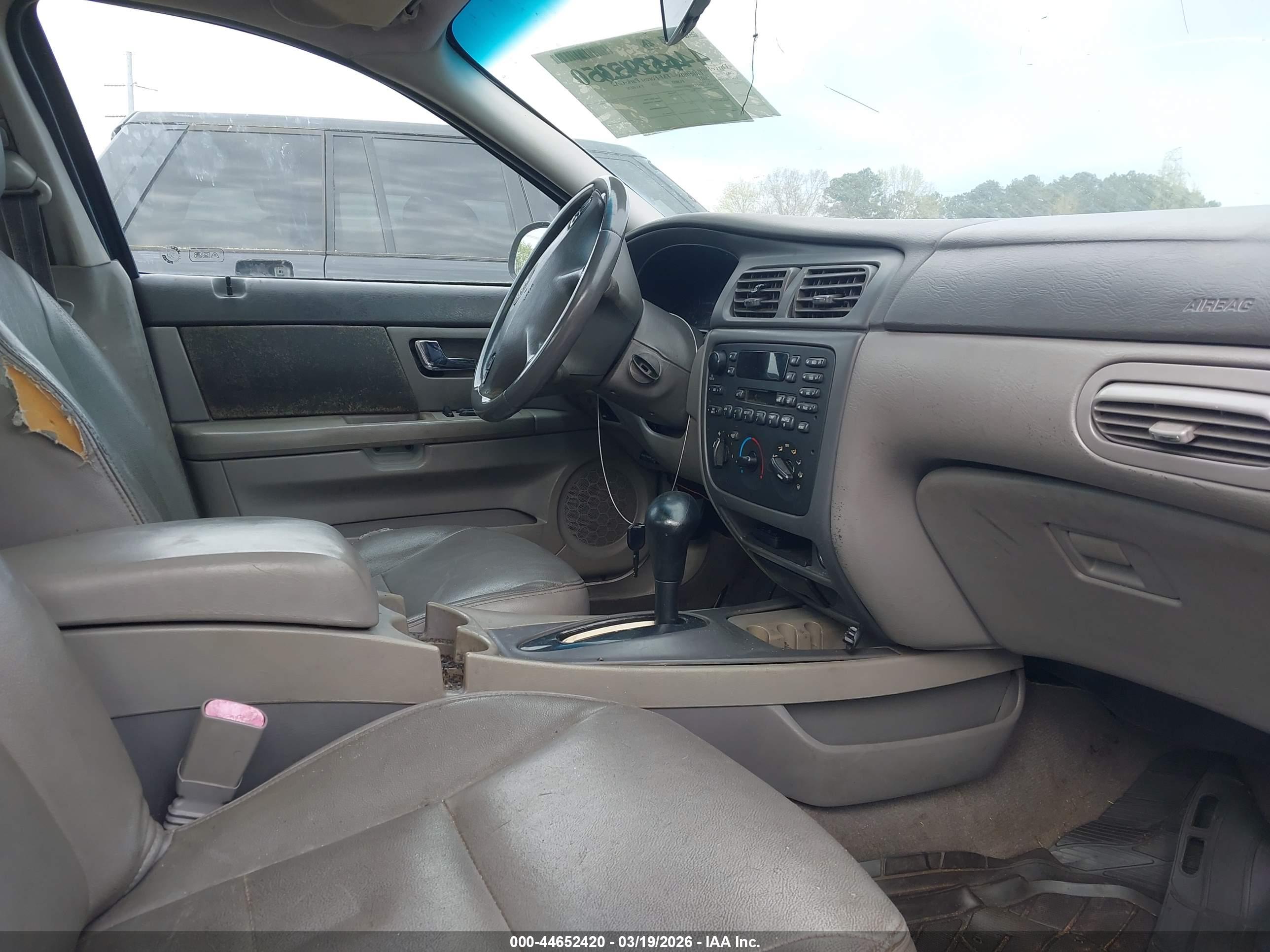 FORD TAURUS image 5
