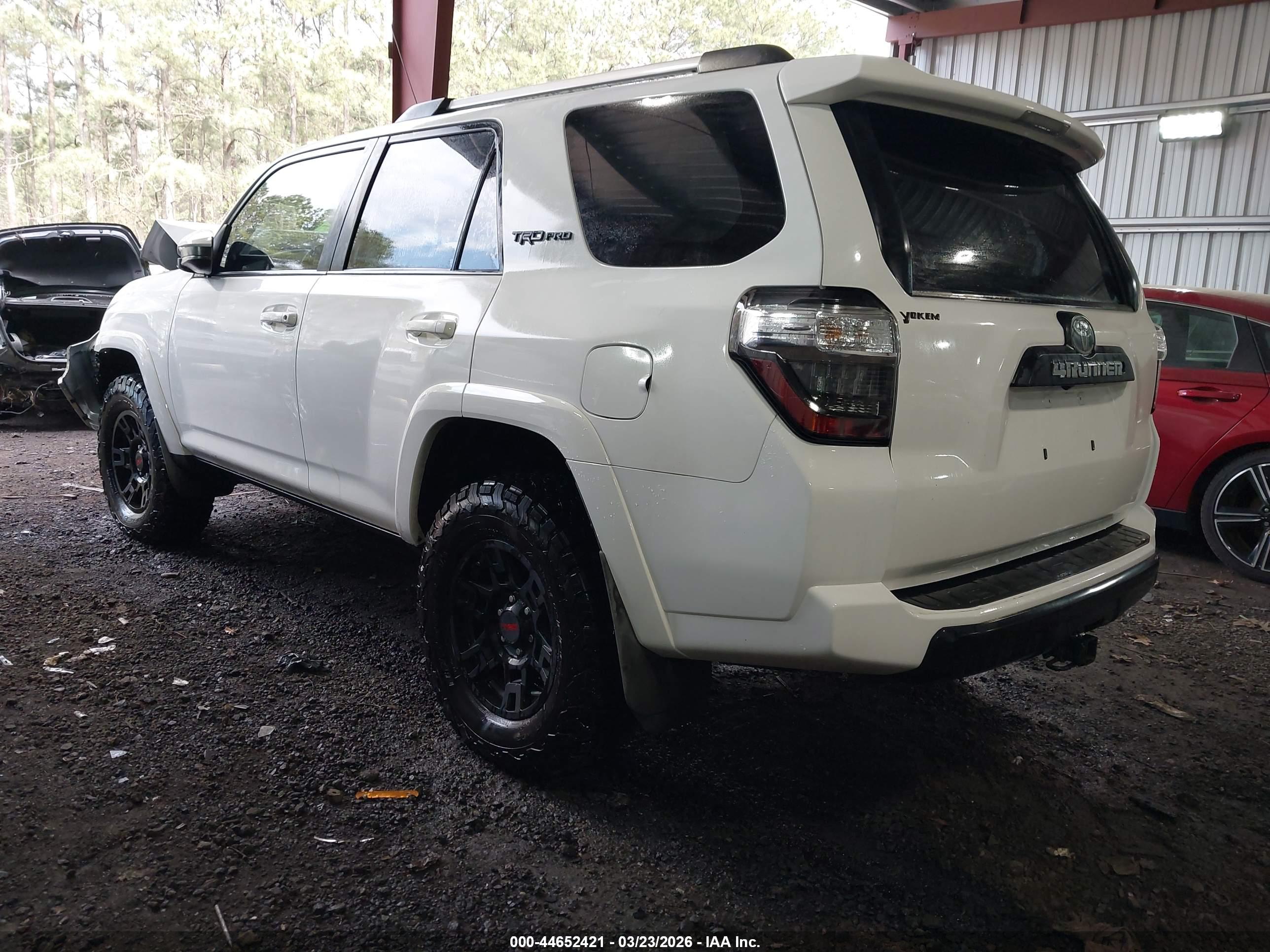 TOYOTA 4RUNNER image 3