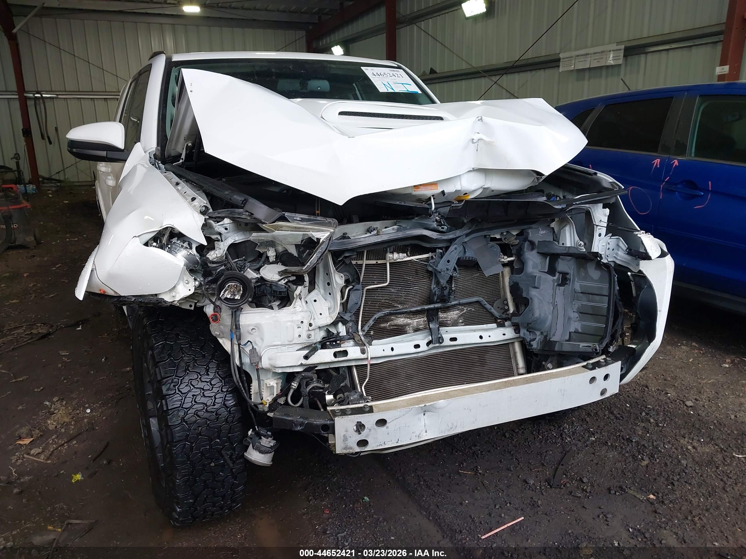 TOYOTA 4RUNNER image 6