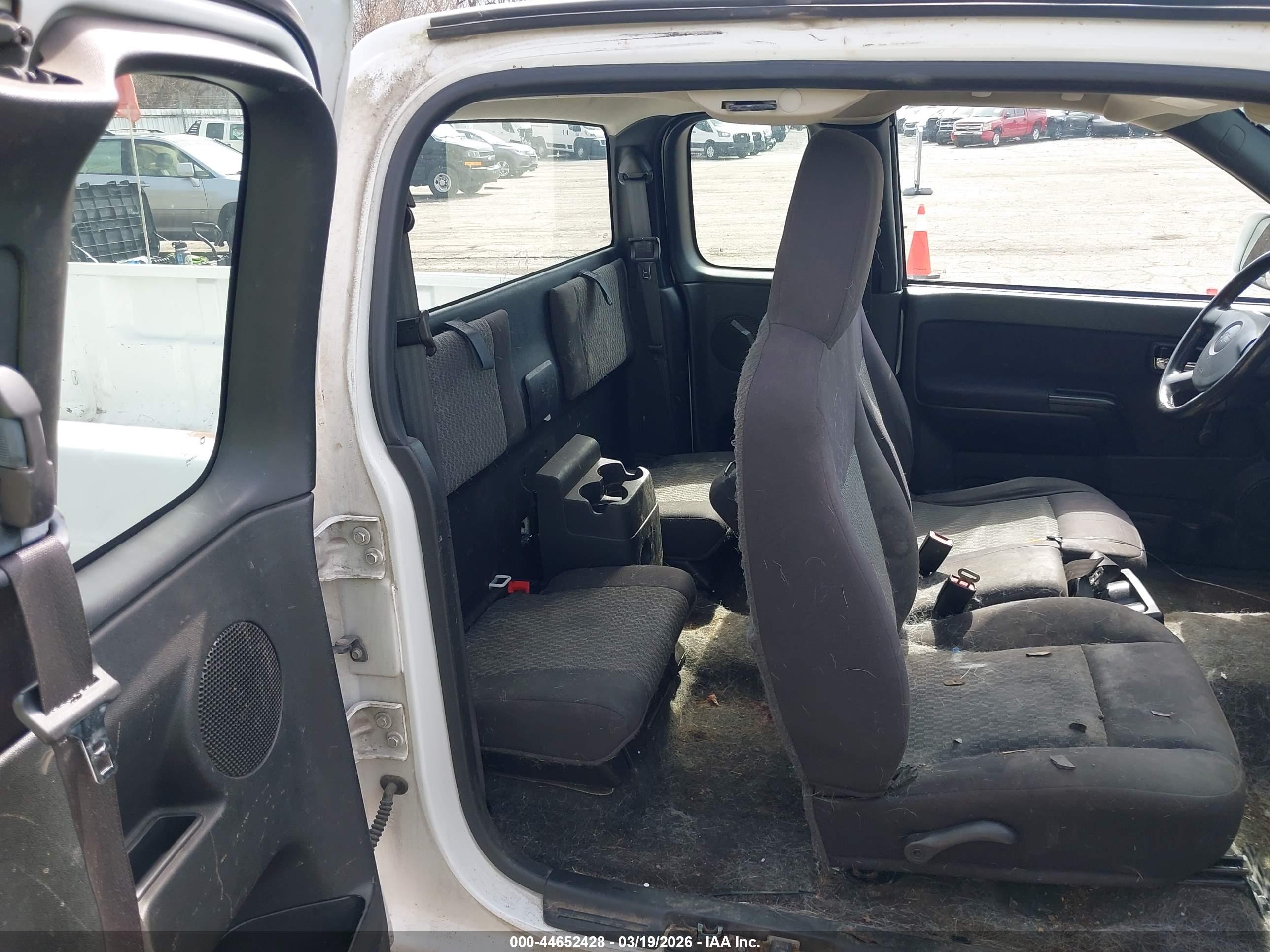 CHEVROLET COLORADO image 8