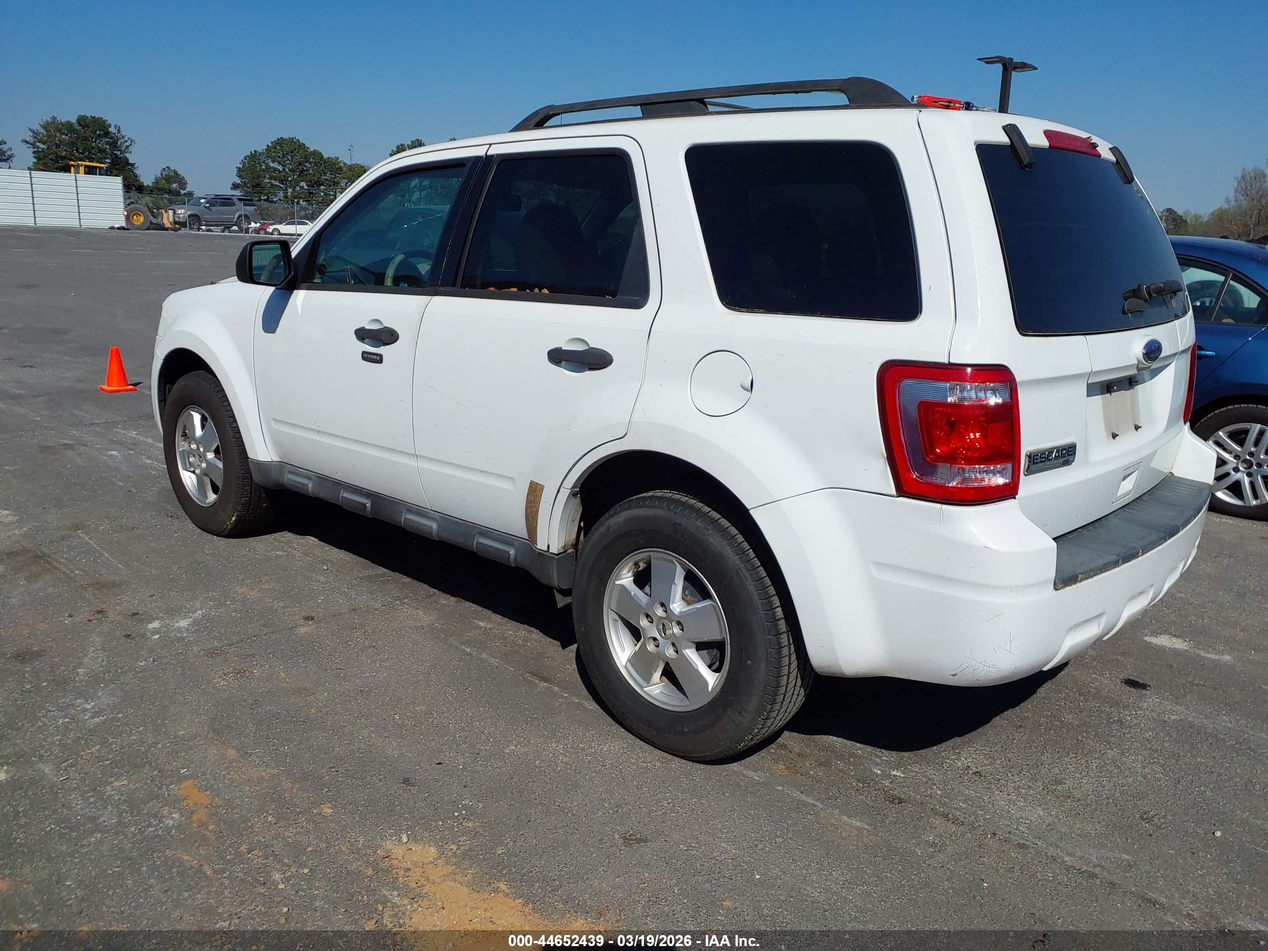 FORD ESCAPE image 3
