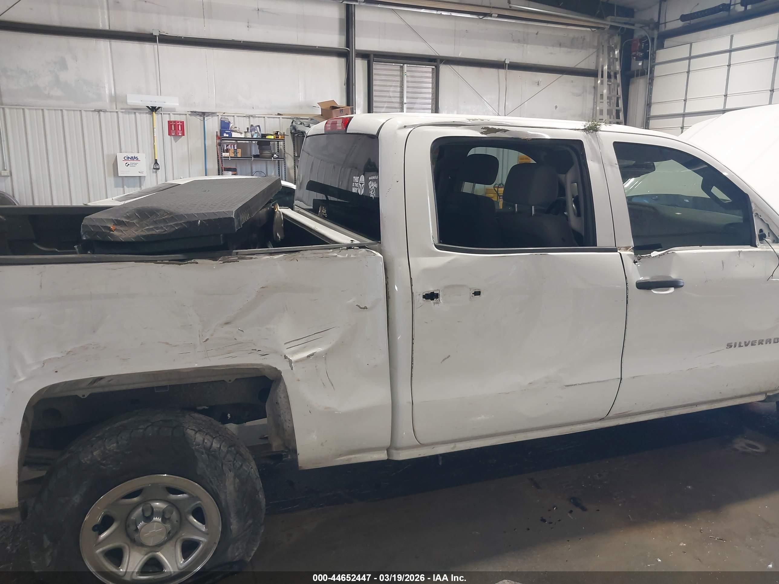 CHEVROLET SILVERADO image 6