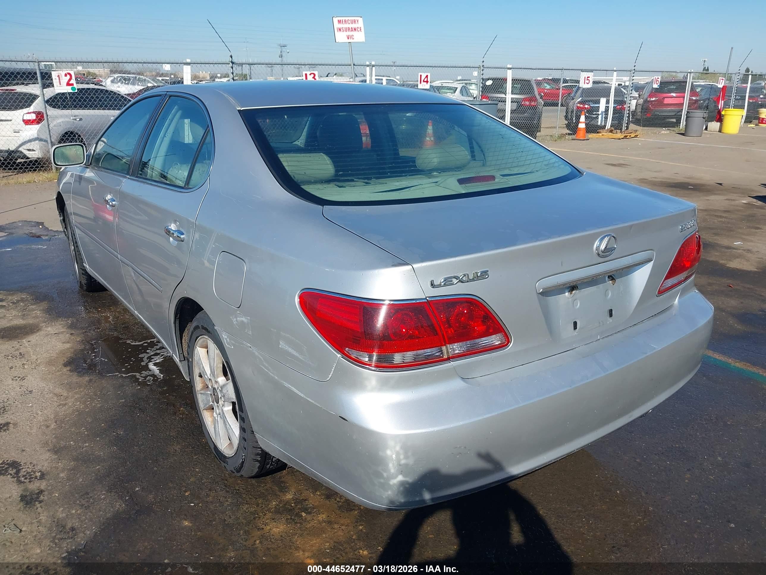 LEXUS ES image 3