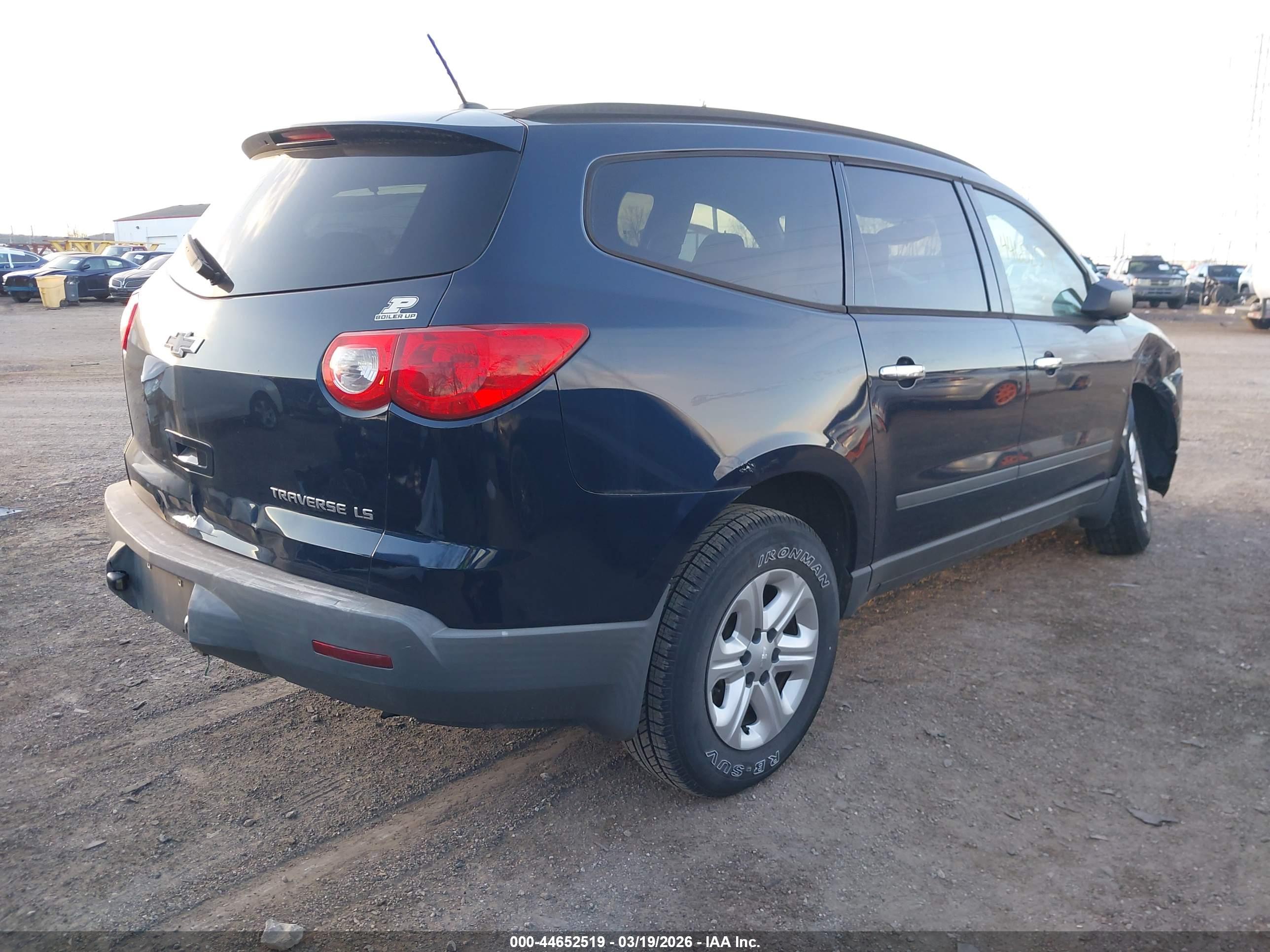 CHEVROLET TRAVERSE image 4