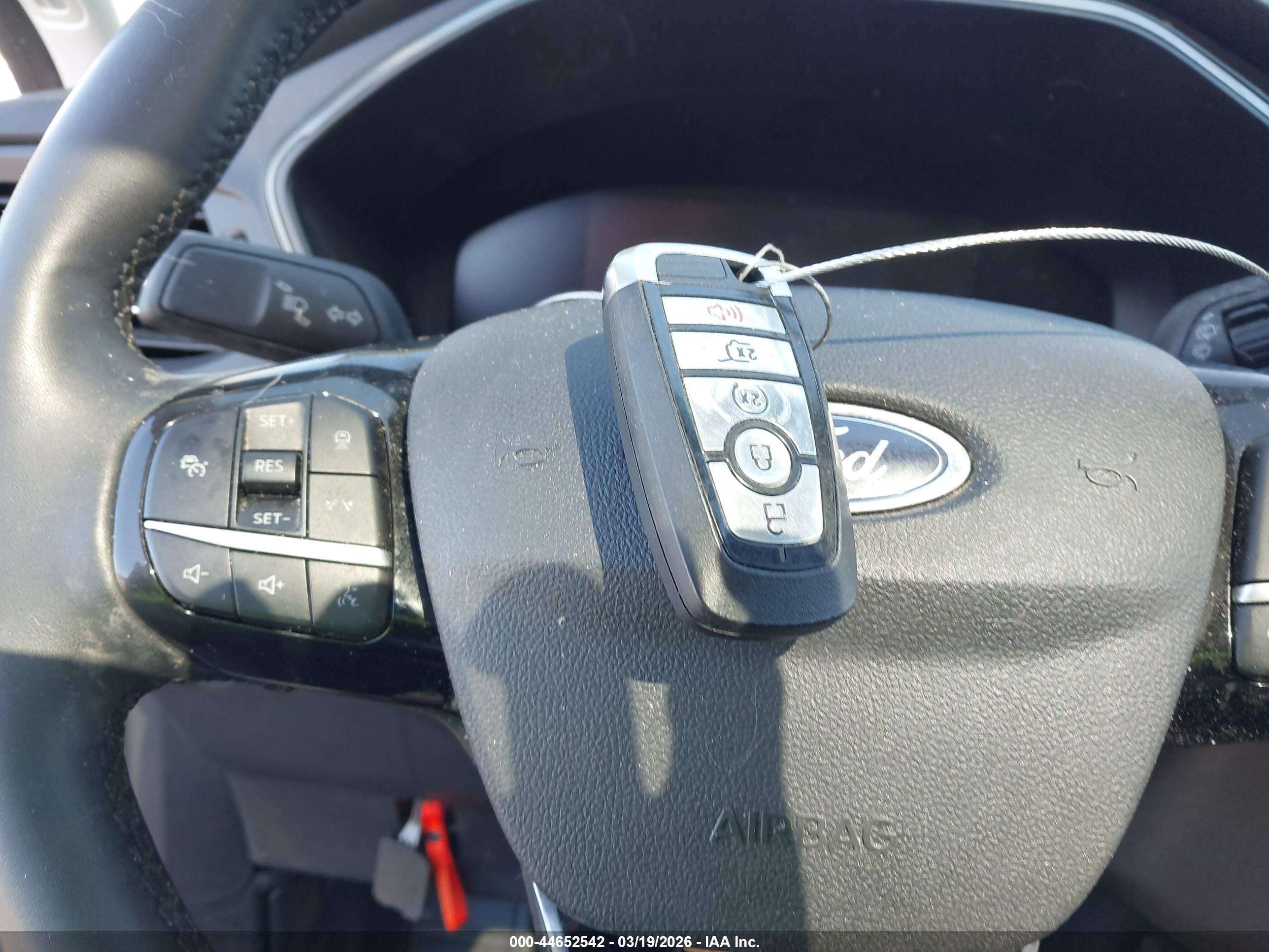 FORD ESCAPE image 11