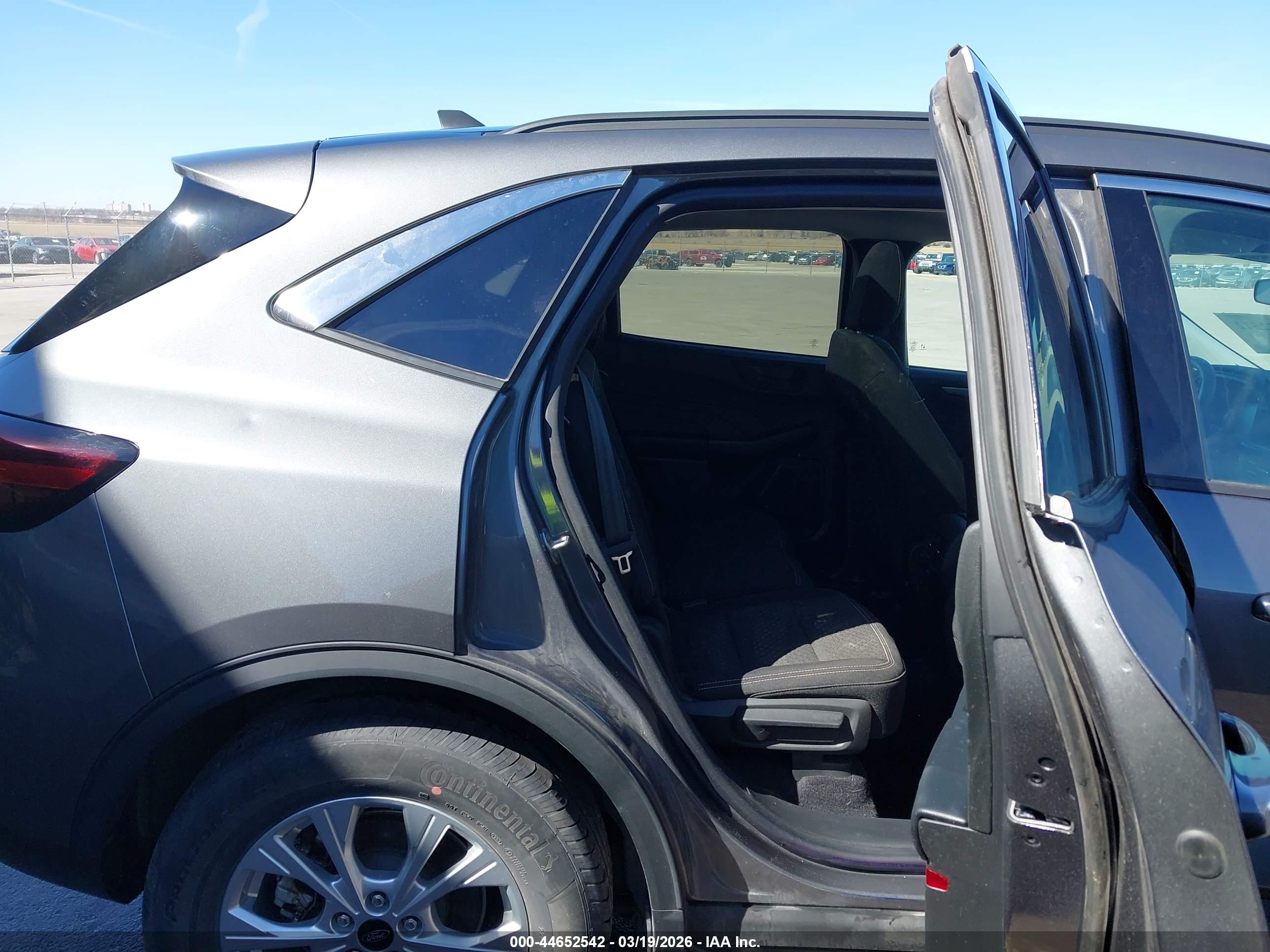 FORD ESCAPE image 8