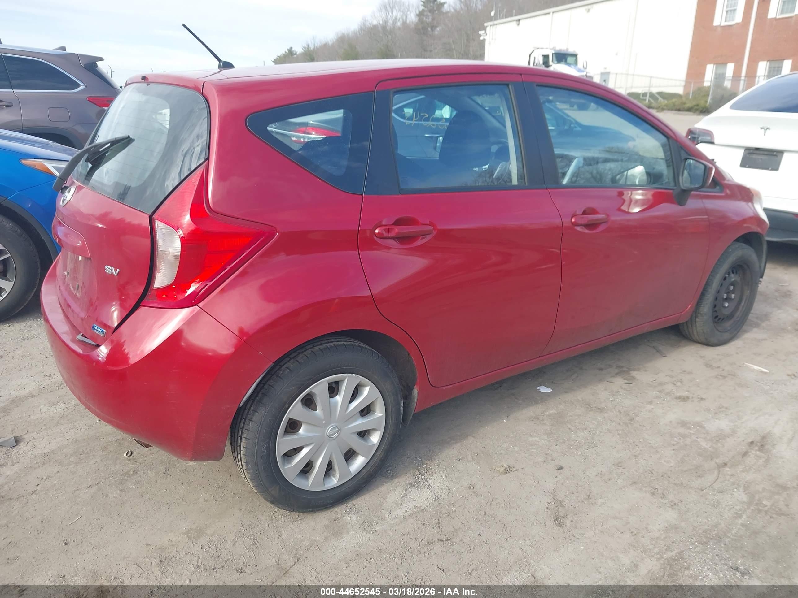 NISSAN VERSA image 4