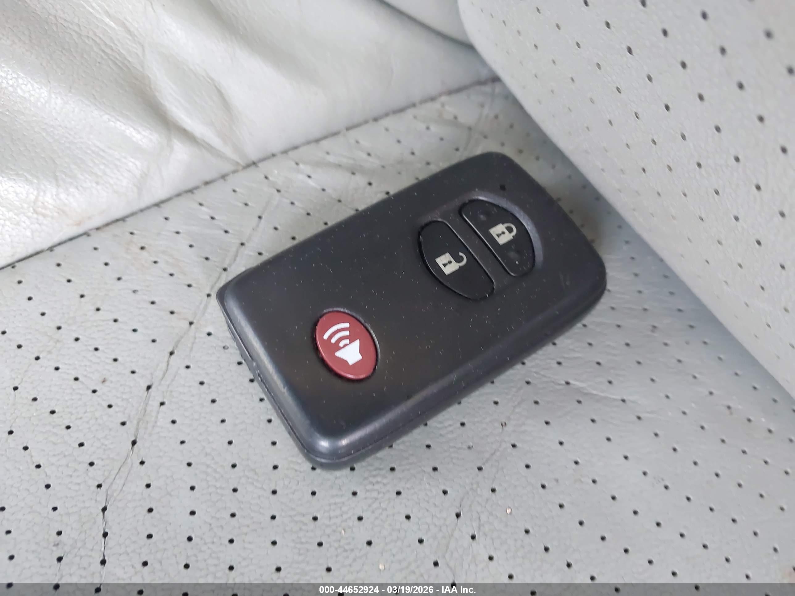 TOYOTA PRIUS image 11