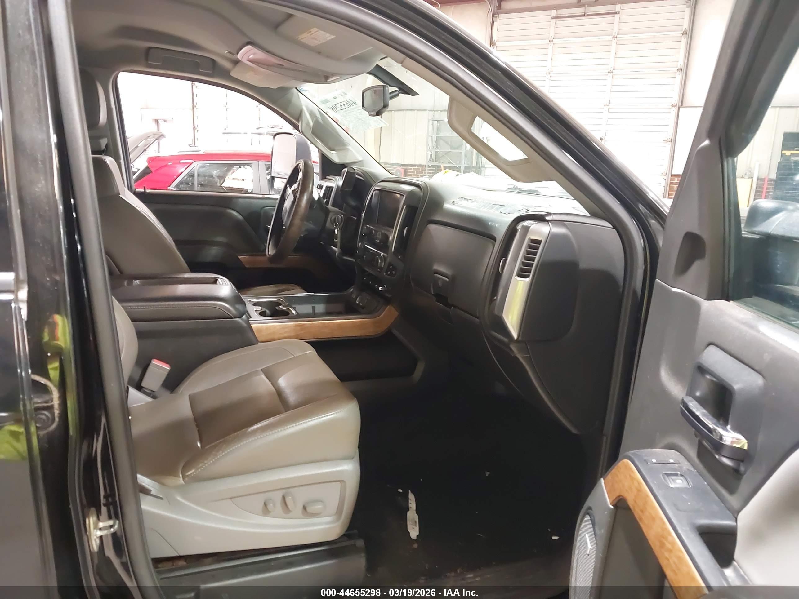 CHEVROLET SILVERADO image 5