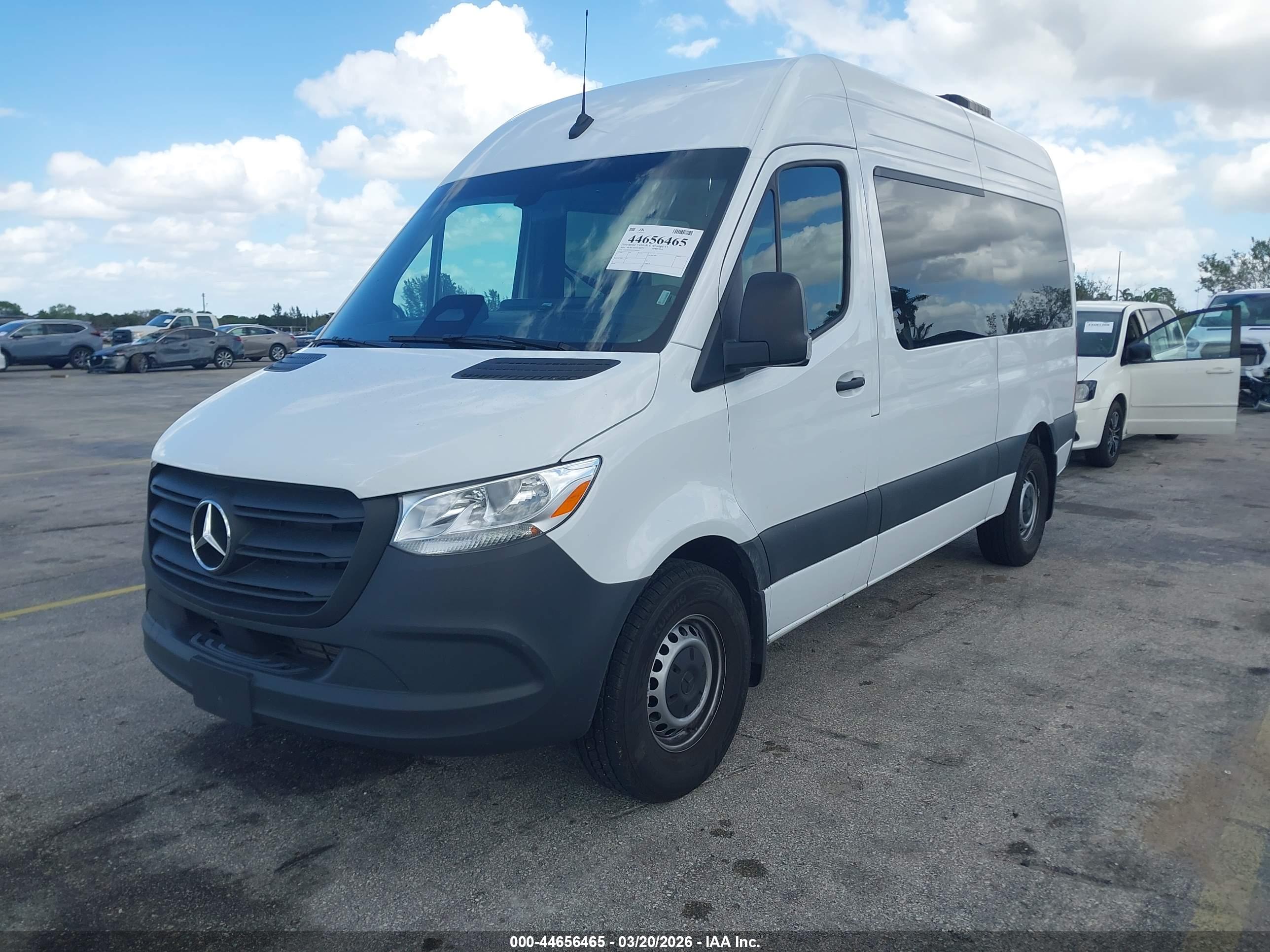 MERCEDES-BENZ SPRINTER image 2
