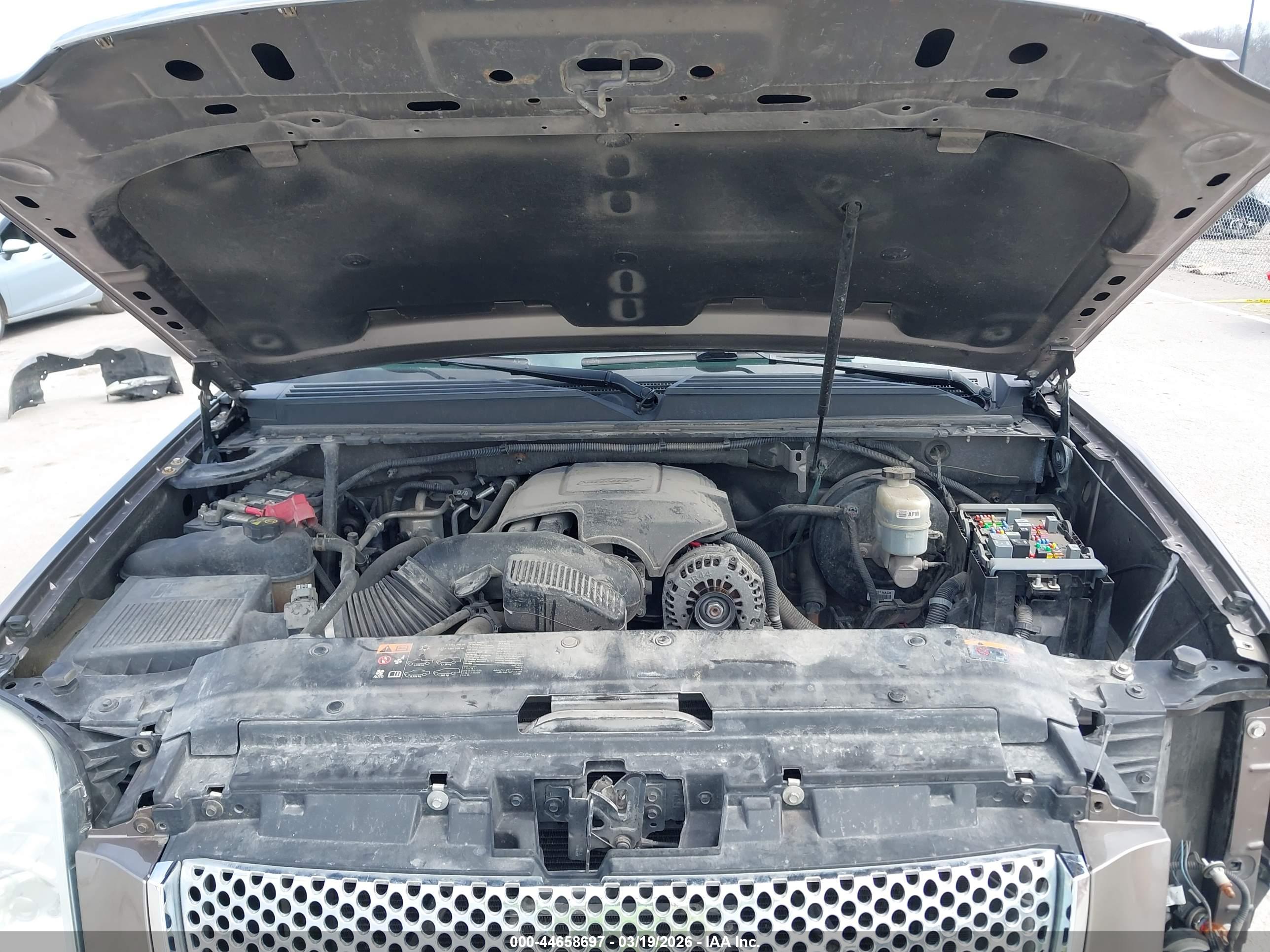 GMC YUKON image 10