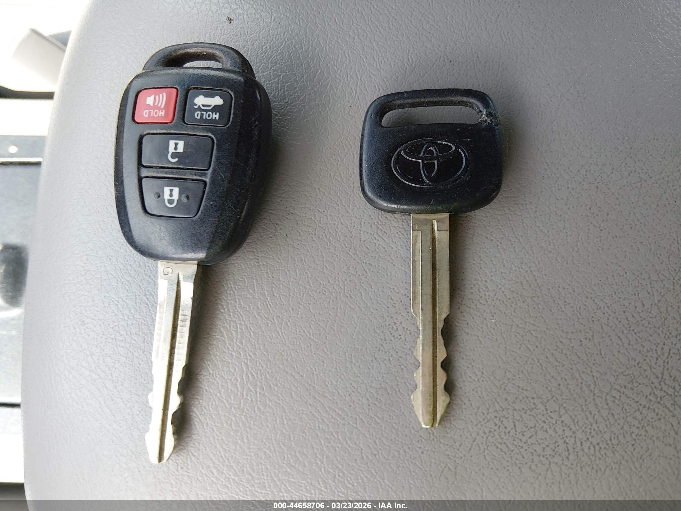 TOYOTA CAMRY image 11