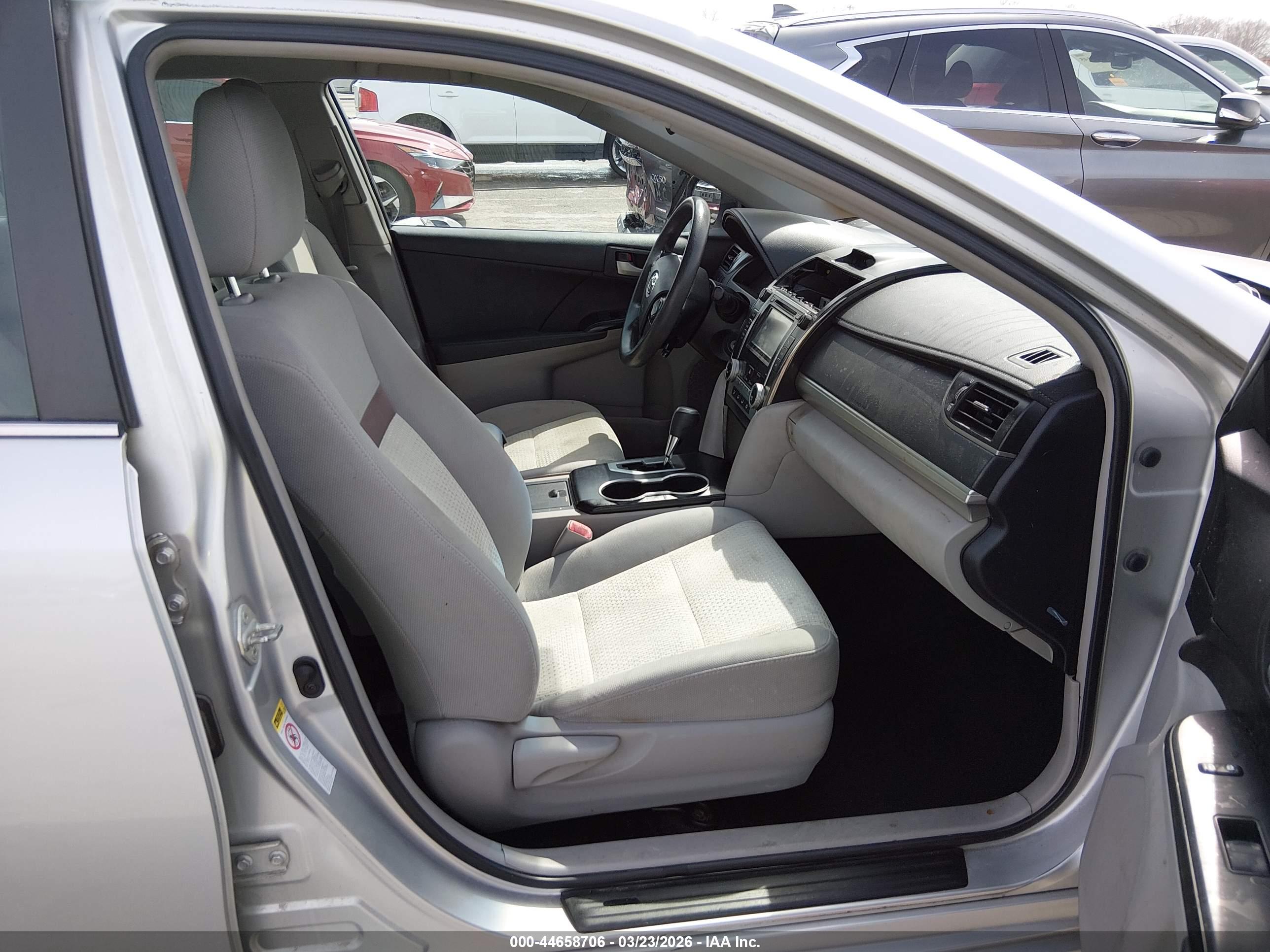TOYOTA CAMRY image 5