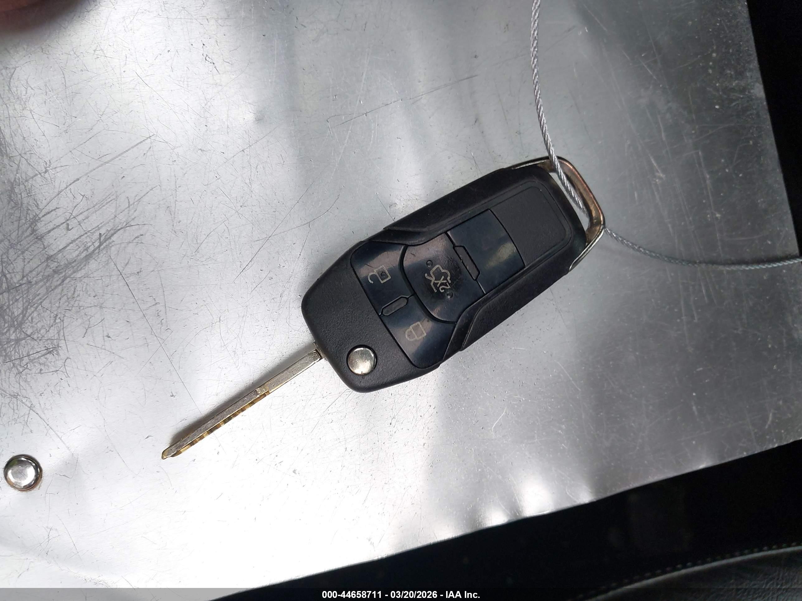 FORD FUSION image 11
