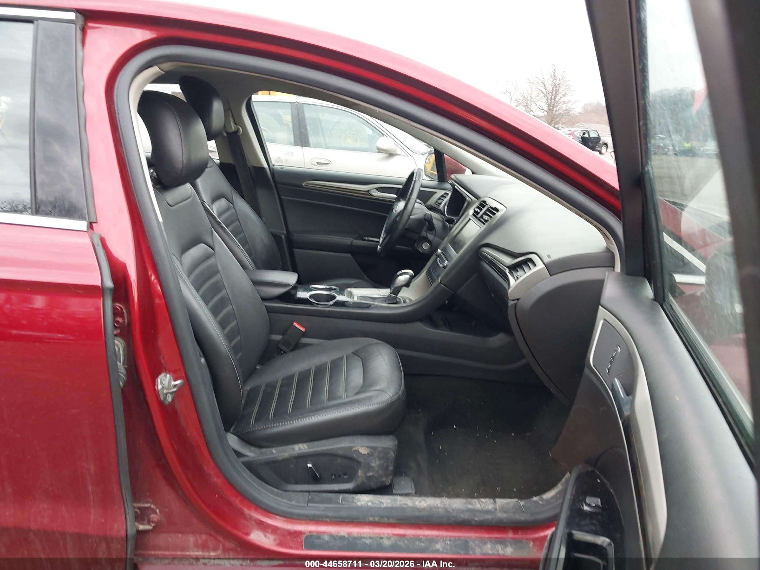 FORD FUSION image 5