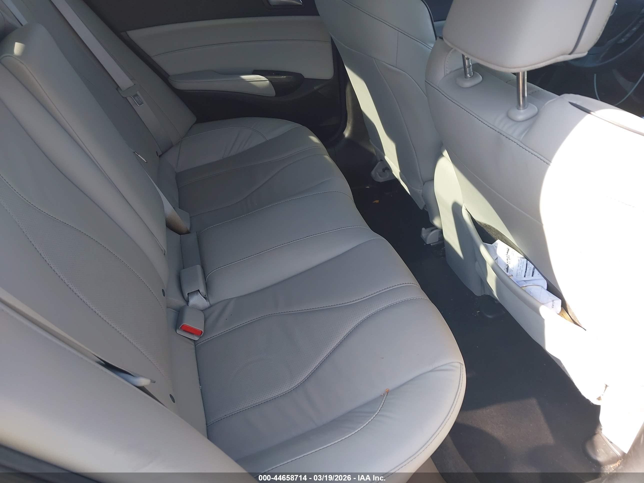 ACURA ILX image 8