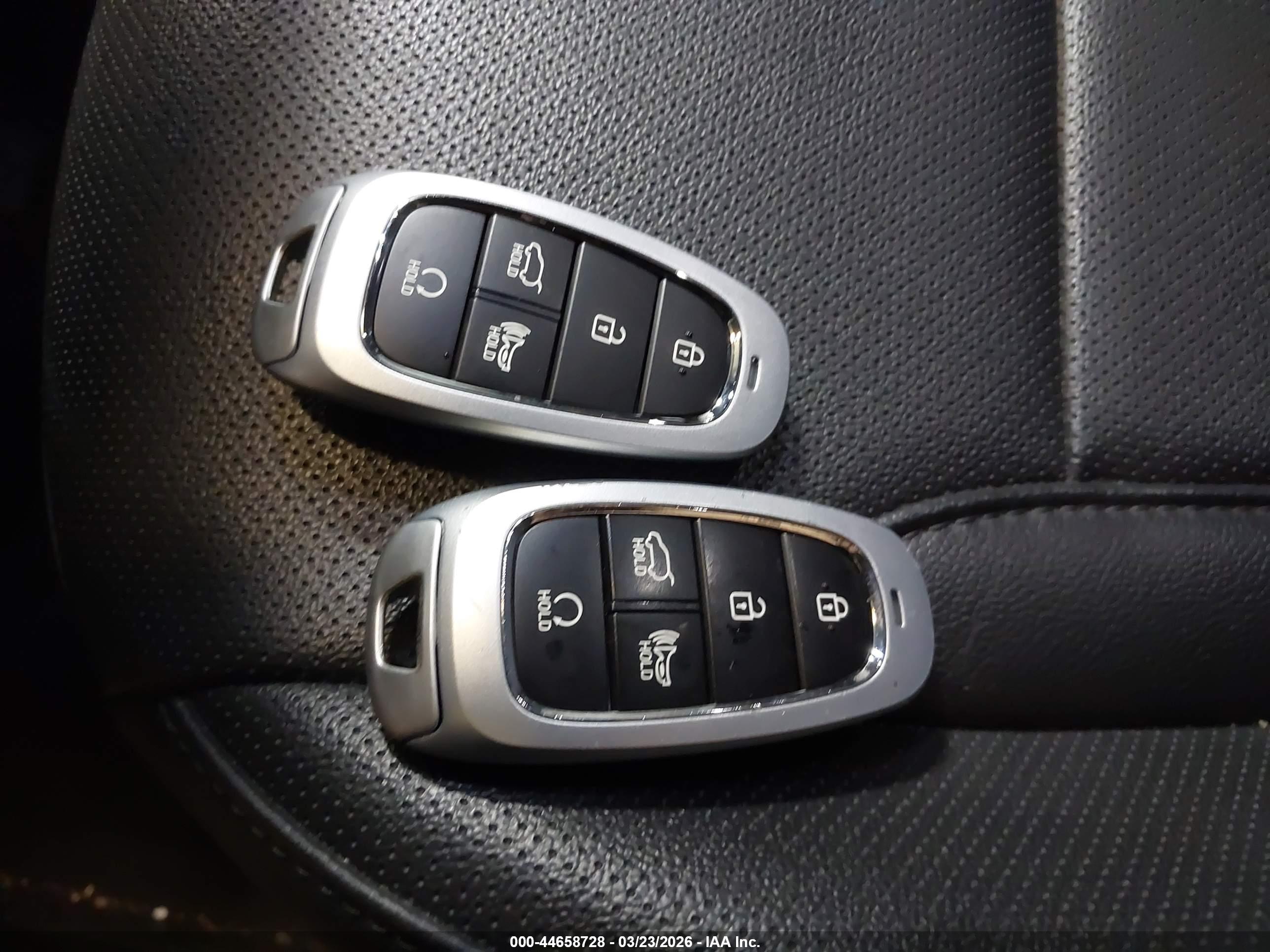 HYUNDAI TUCSON image 11