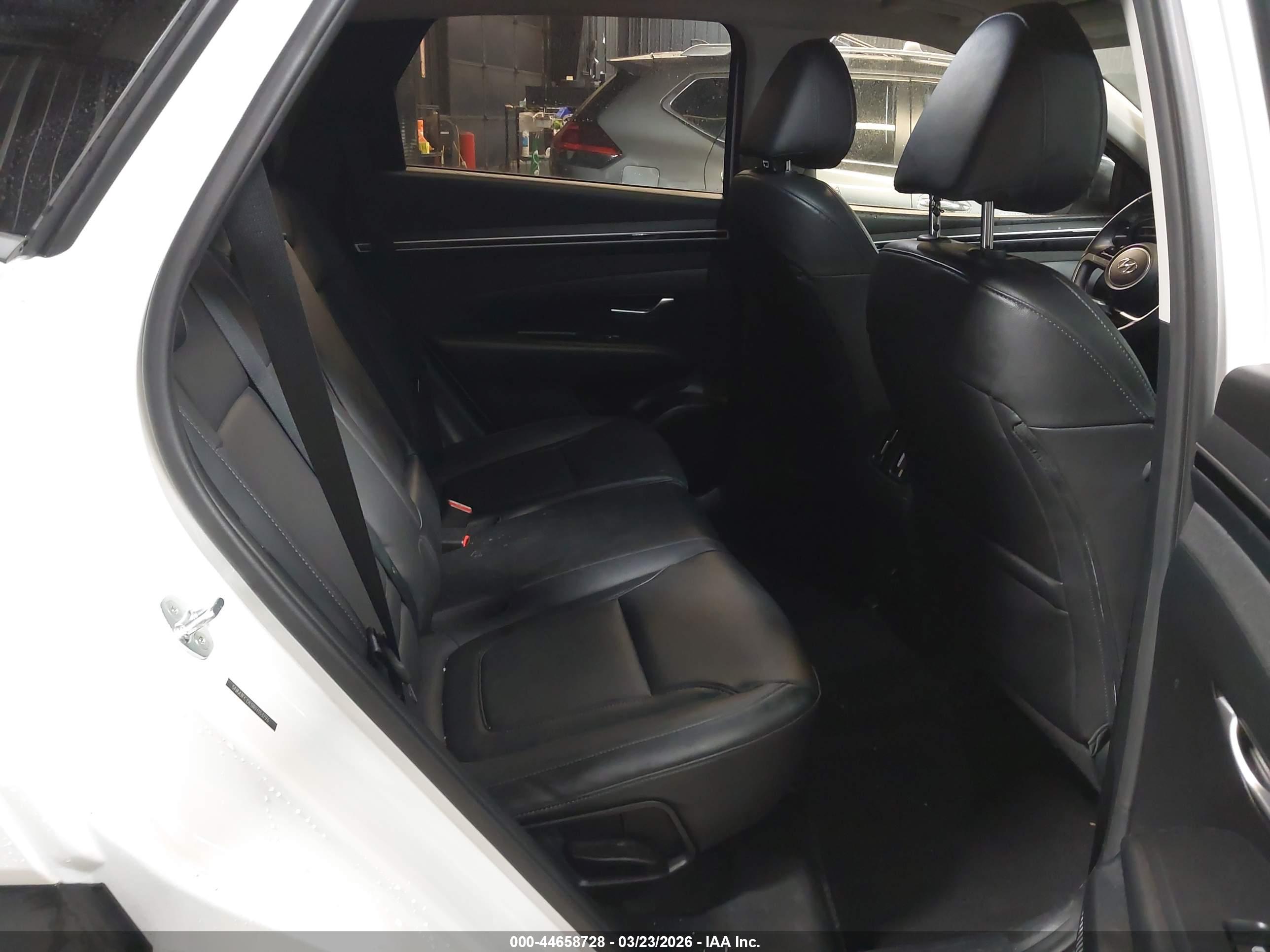 HYUNDAI TUCSON image 8