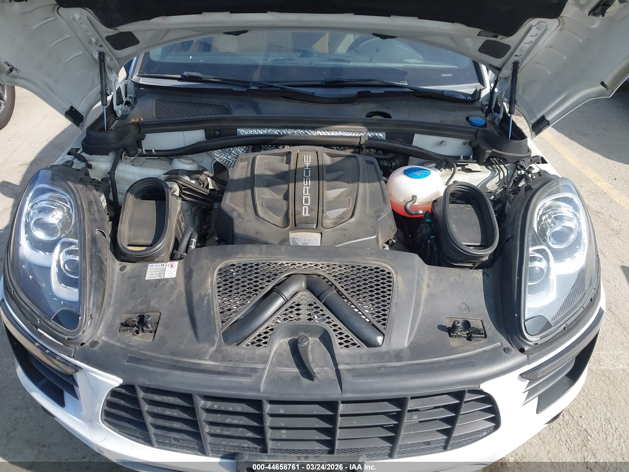 PORSCHE MACAN image 10