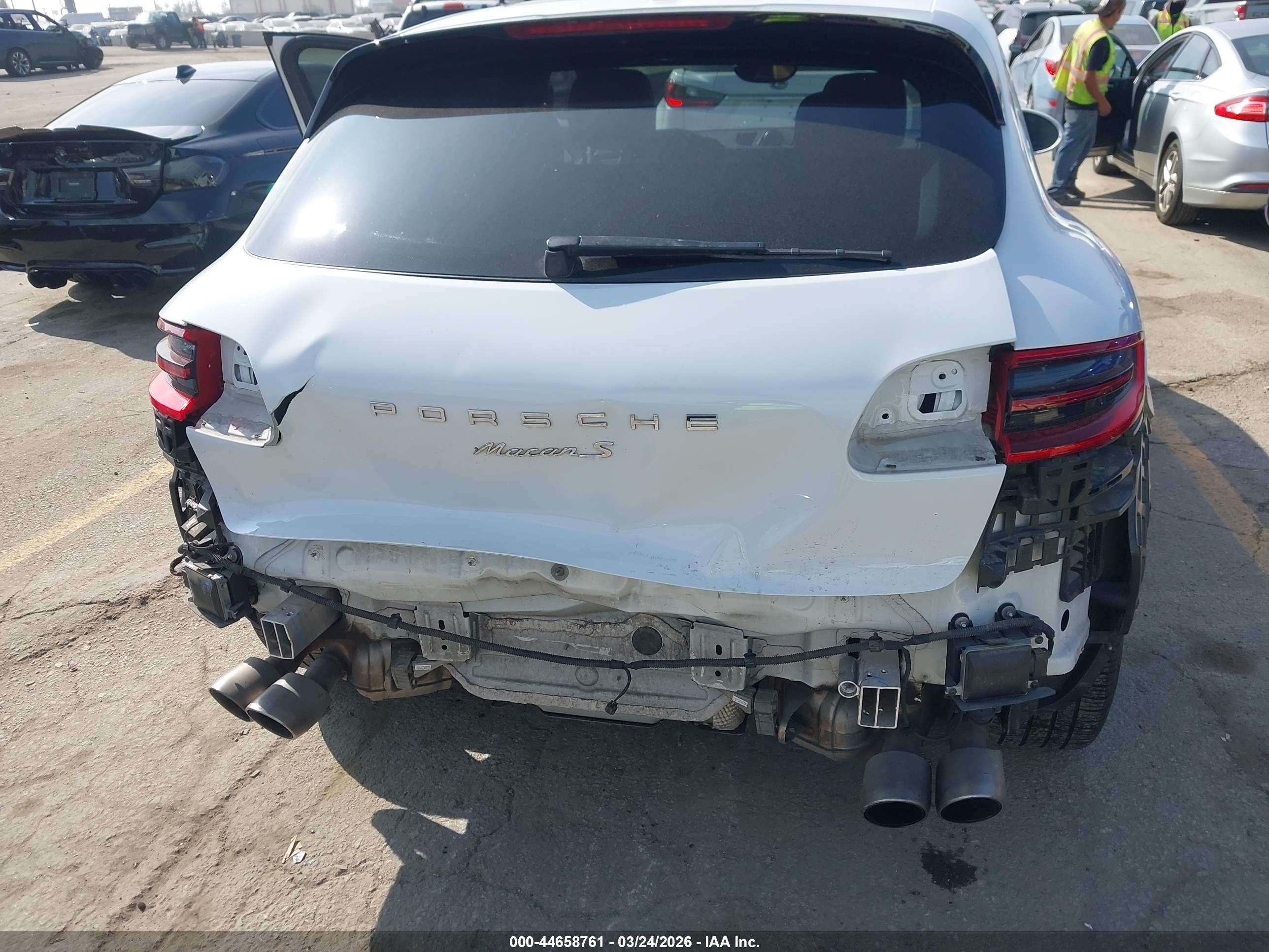 PORSCHE MACAN image 6
