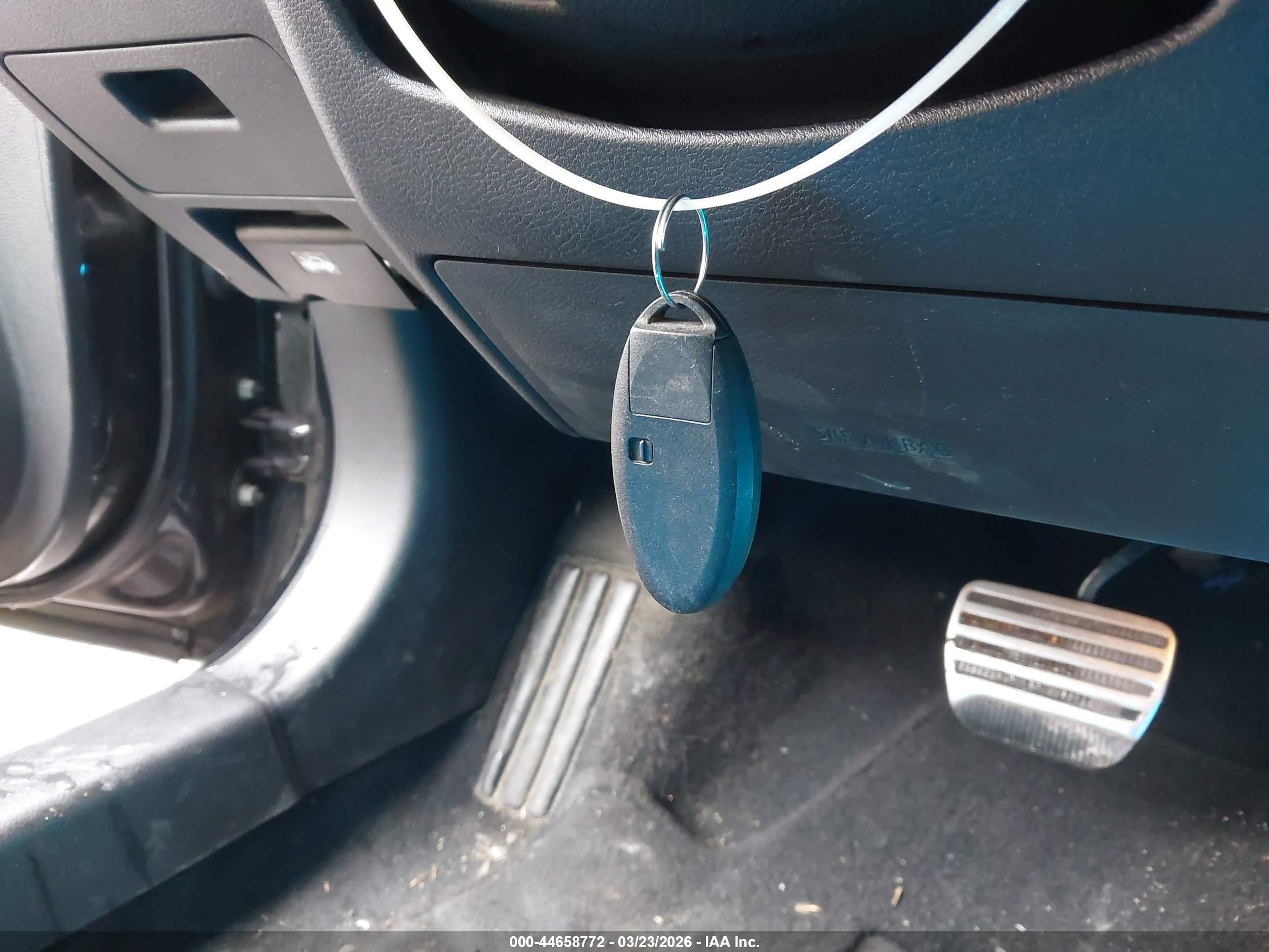 NISSAN MAXIMA image 11