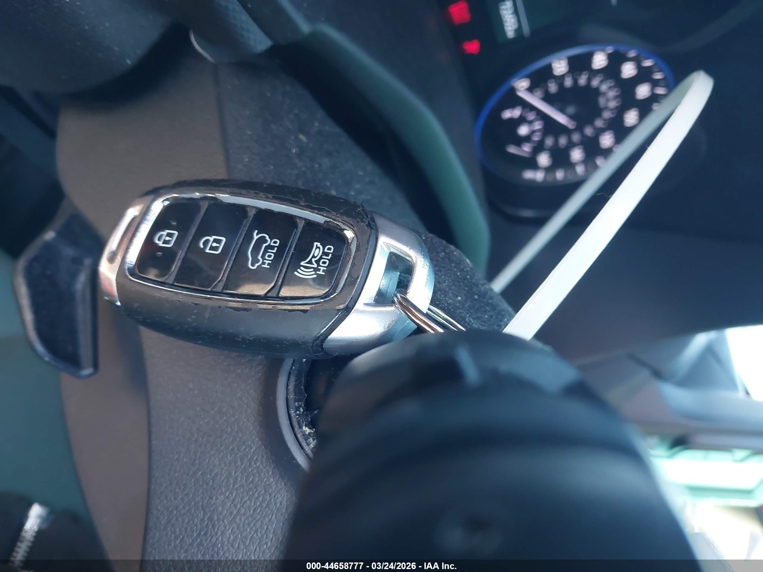 HYUNDAI KONA image 11