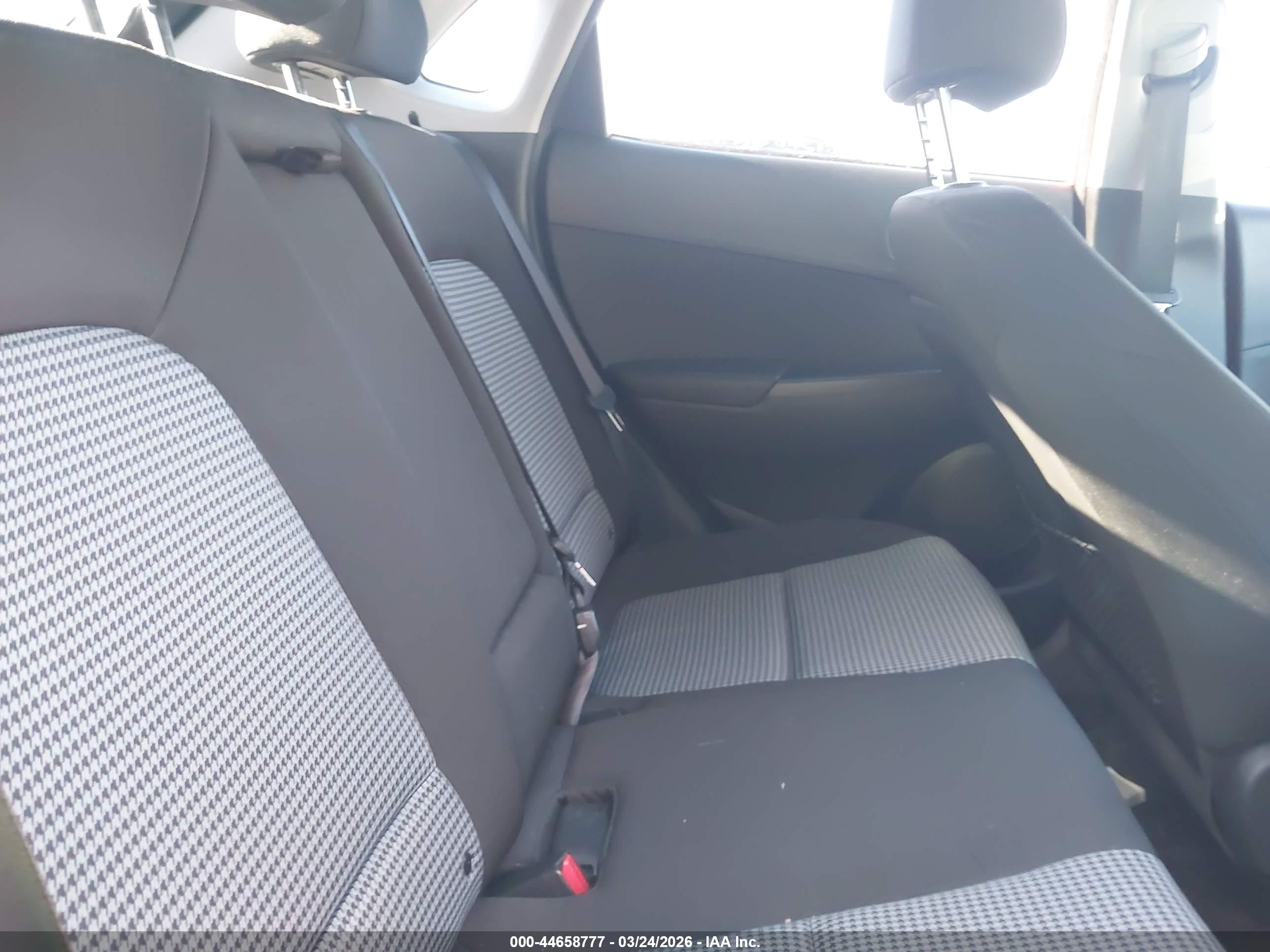 HYUNDAI KONA image 8