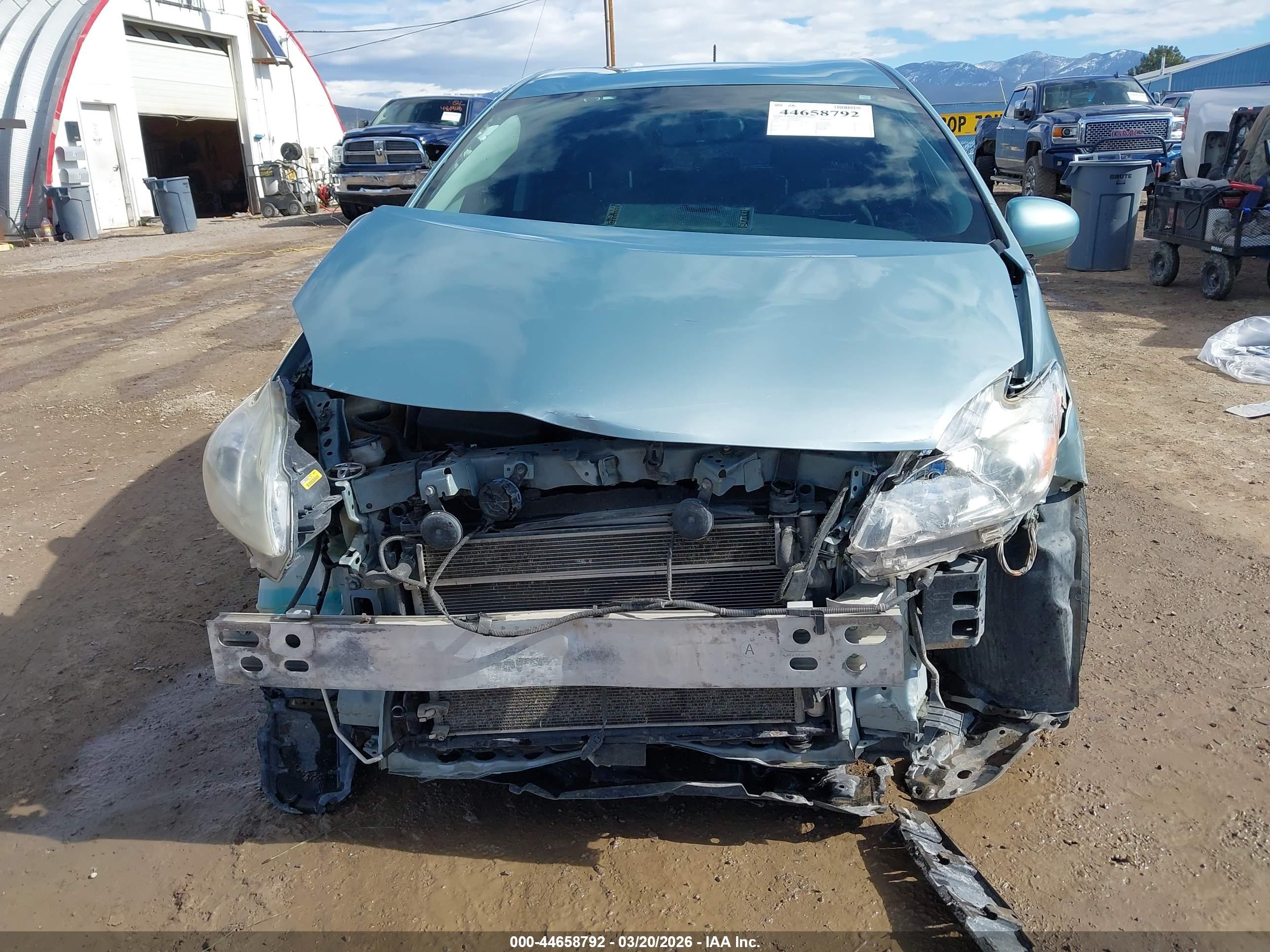 TOYOTA PRIUS image 6