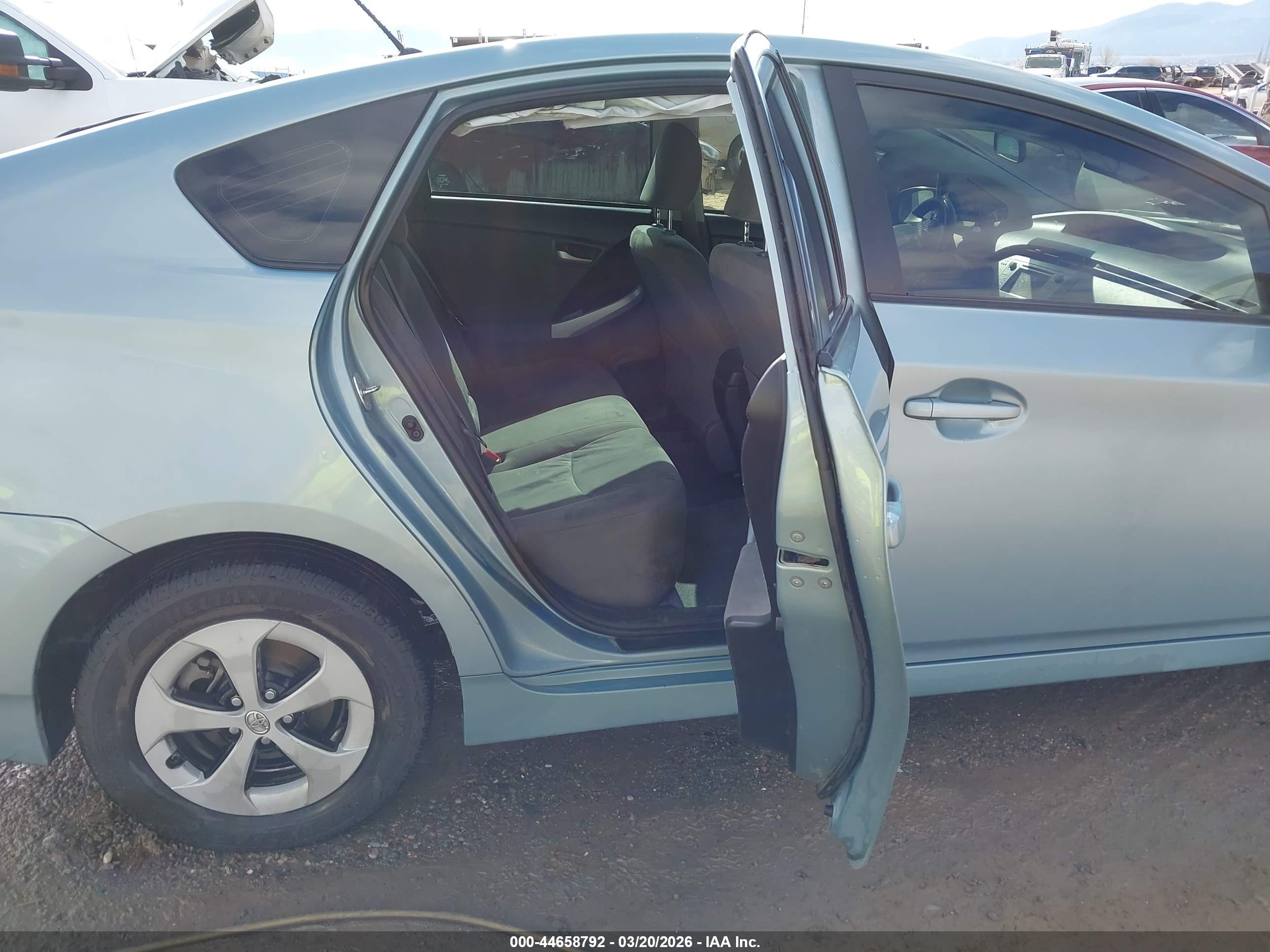 TOYOTA PRIUS image 8