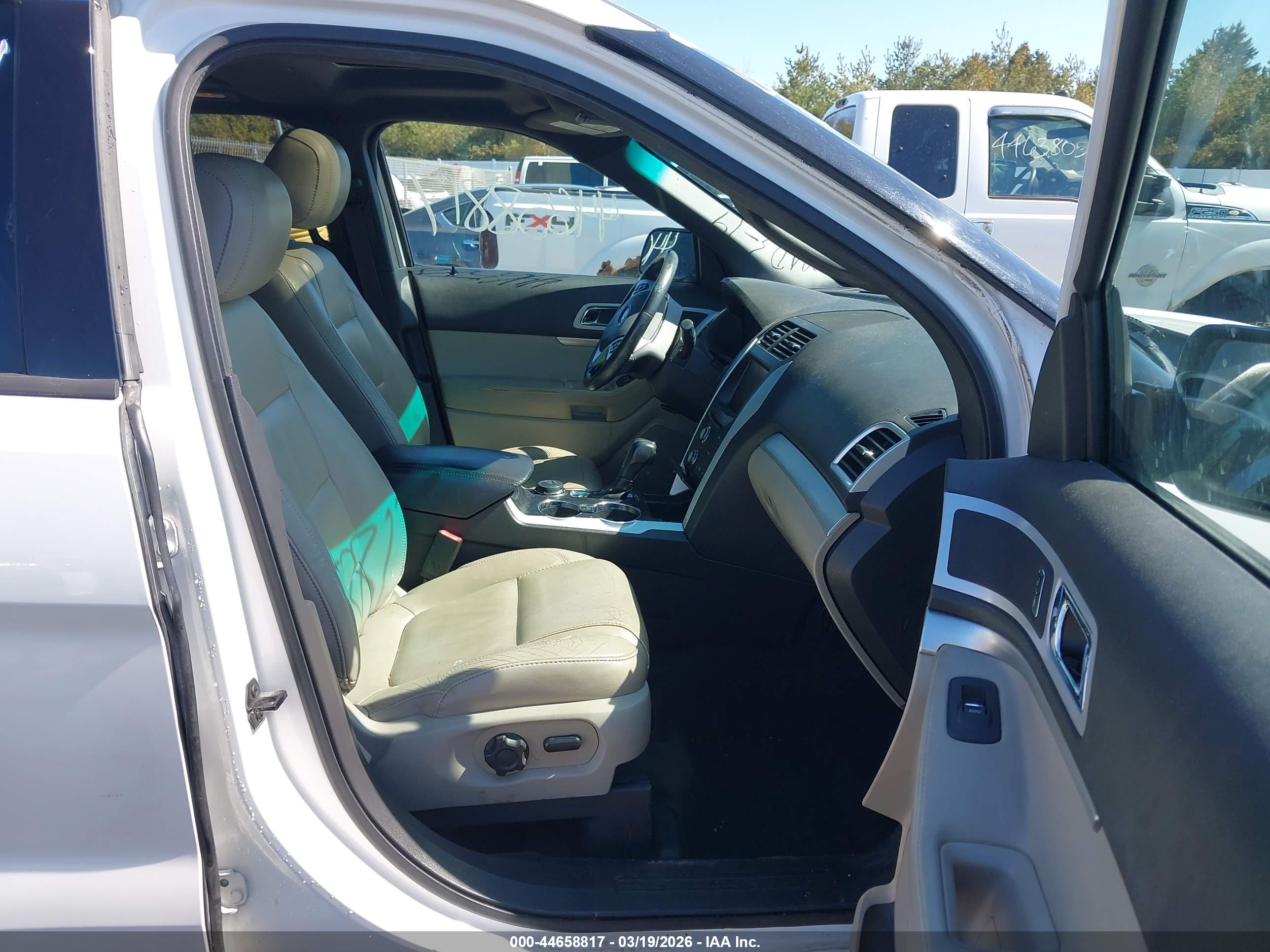 FORD EXPLORER image 5