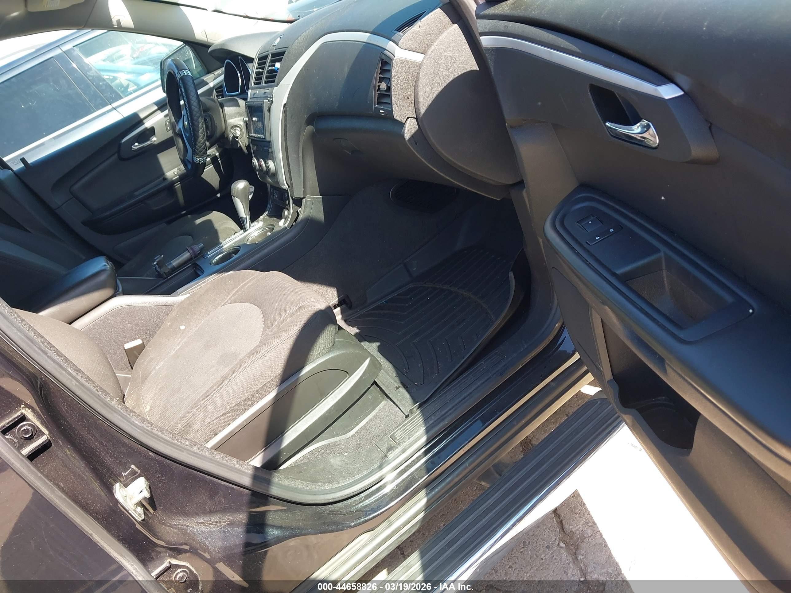 CHEVROLET TRAVERSE image 5