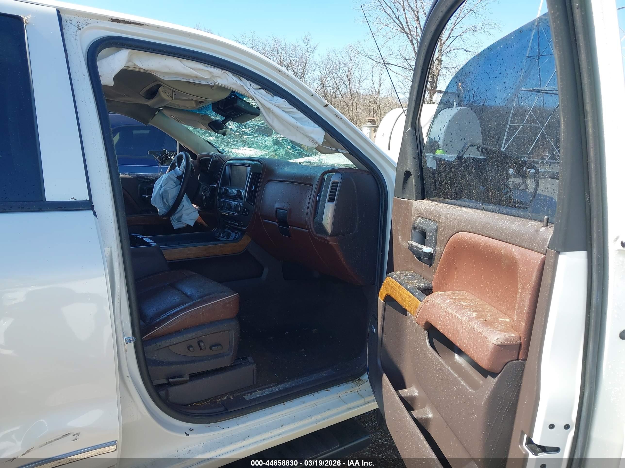 CHEVROLET SILVERADO image 5