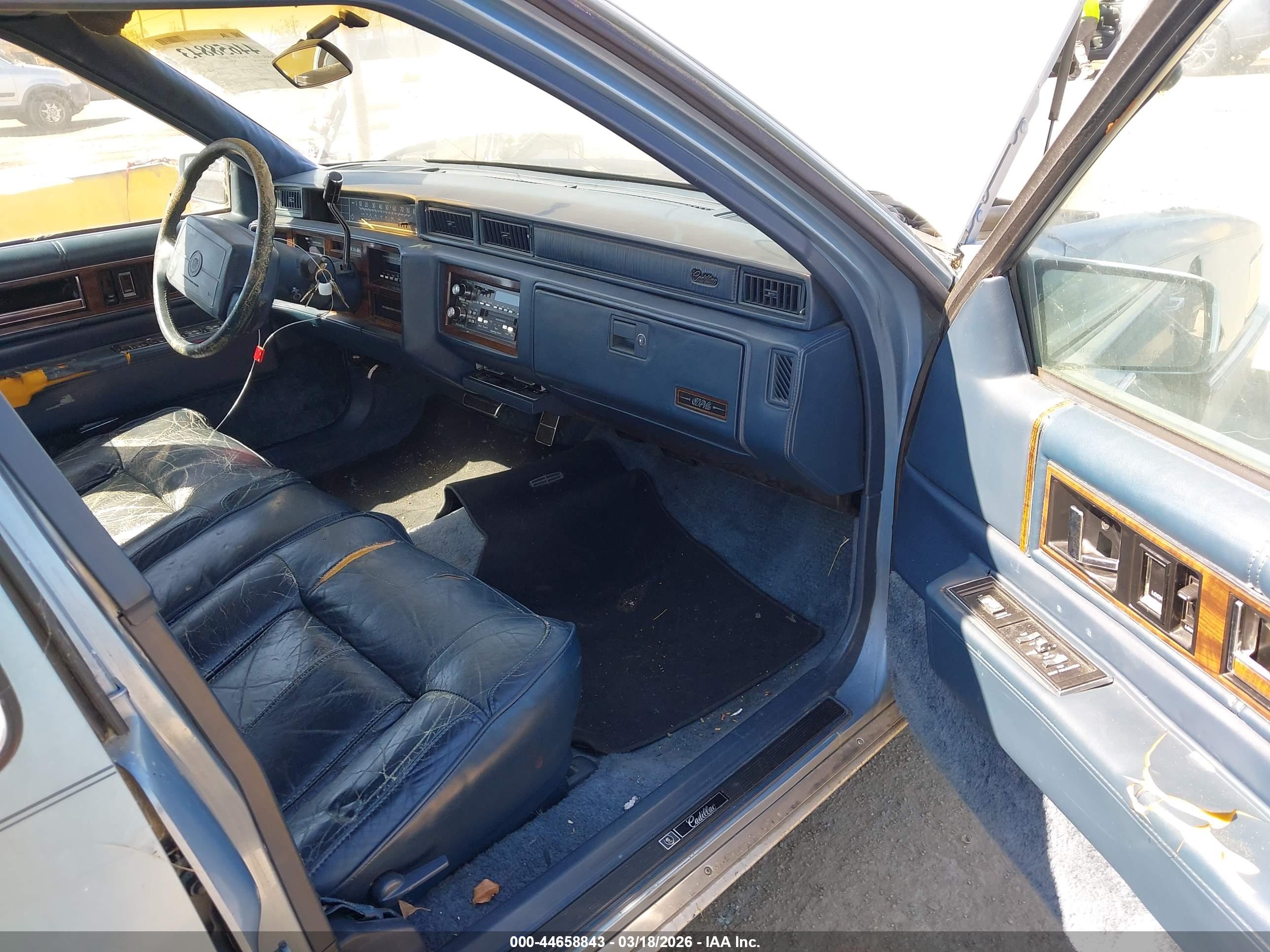 CADILLAC DEVILLE image 5