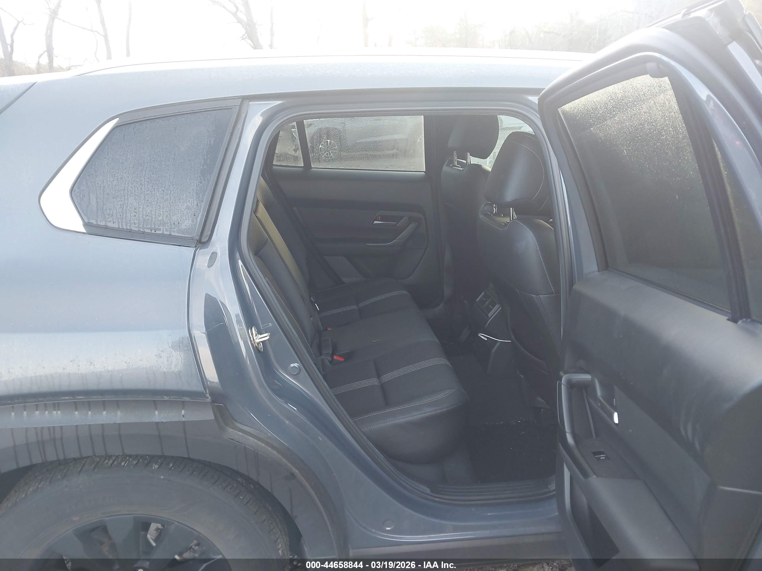 MAZDA CX-50 image 8