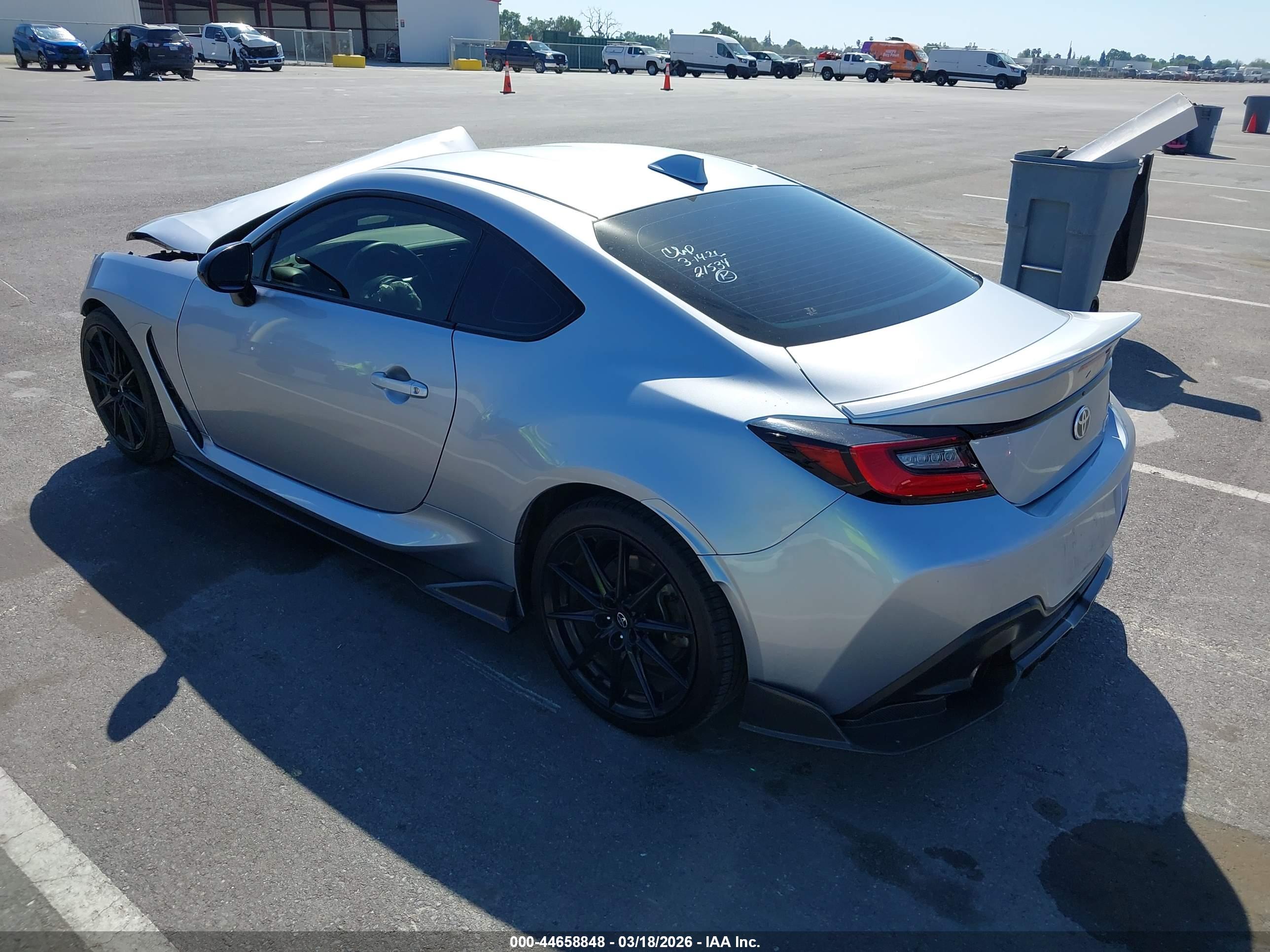 TOYOTA GR86 image 3