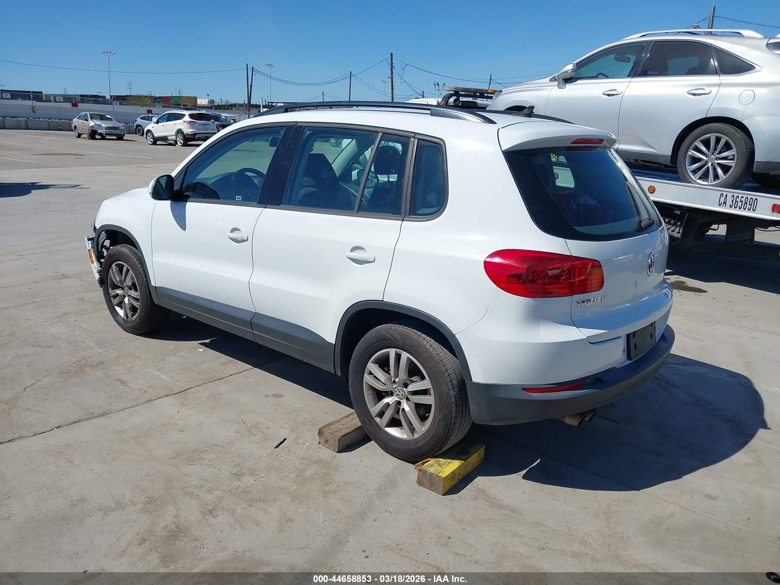 VOLKSWAGEN TIGUAN image 3