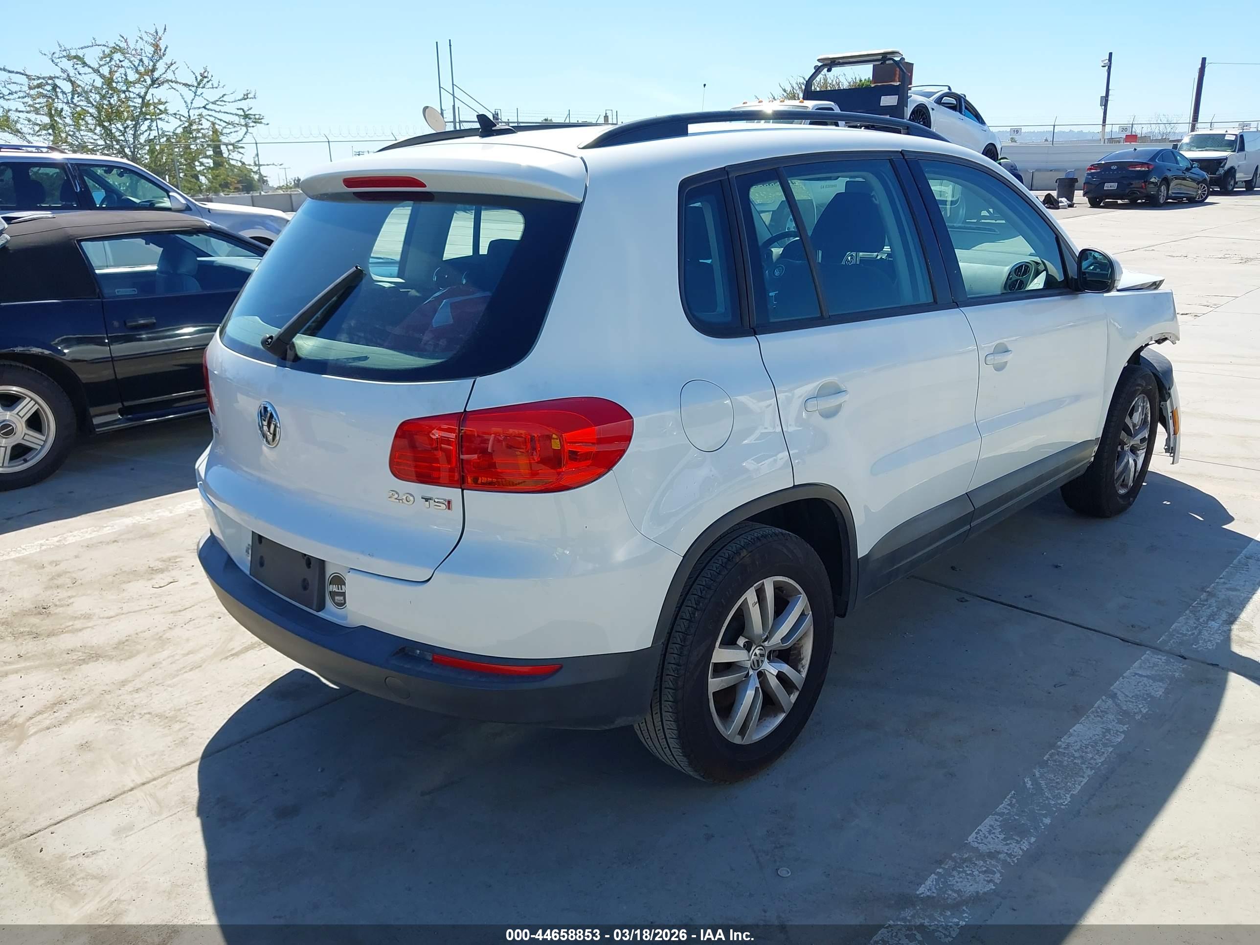 VOLKSWAGEN TIGUAN image 4
