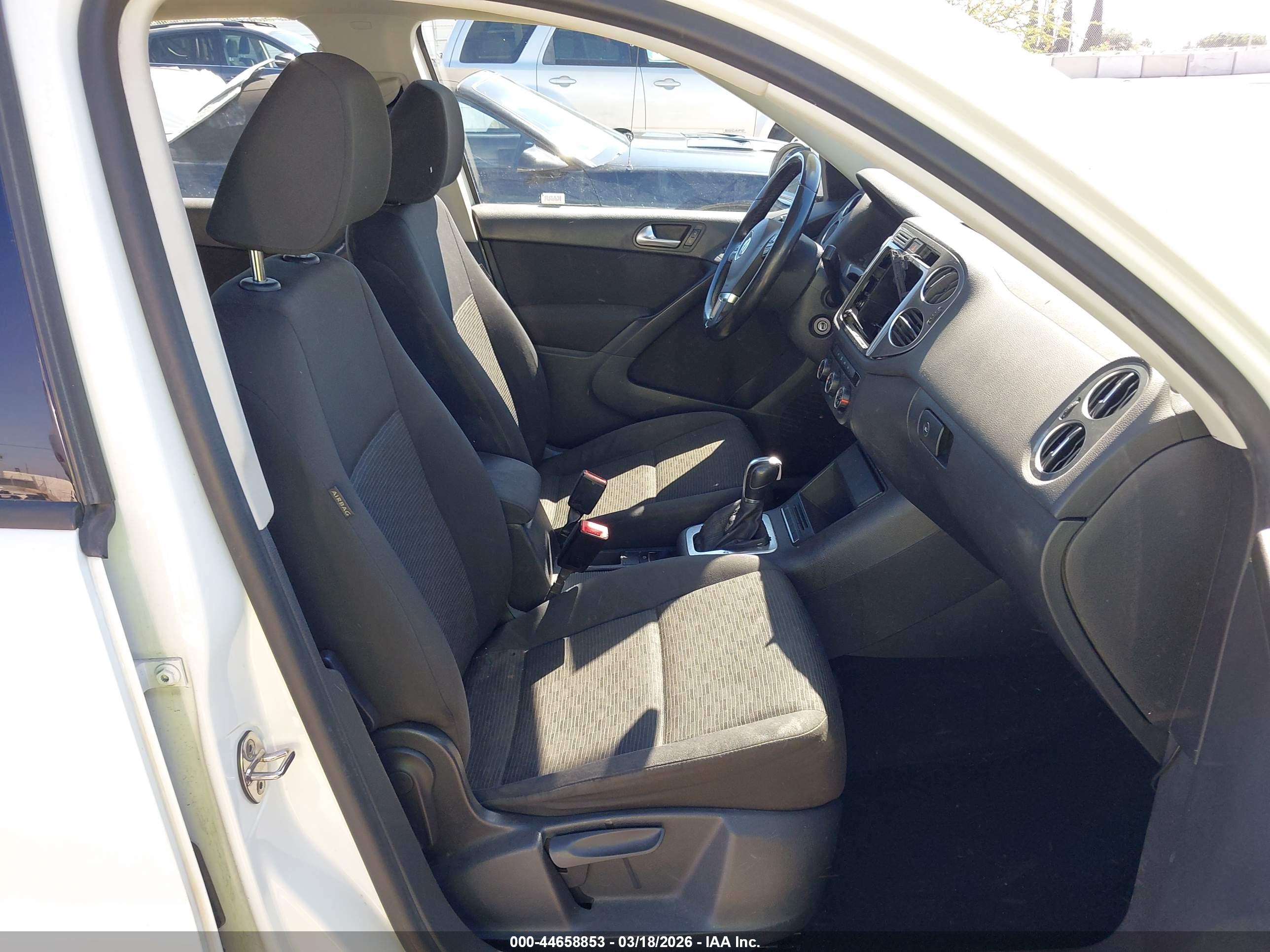 VOLKSWAGEN TIGUAN image 5
